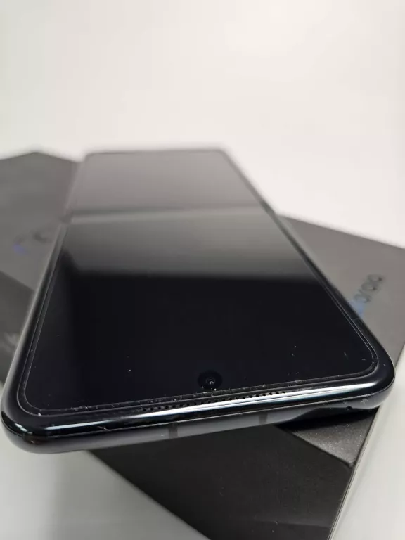 telefon-motorola-razr-50-ultra-12512-gb-komplet-przekatna-ekranu-690