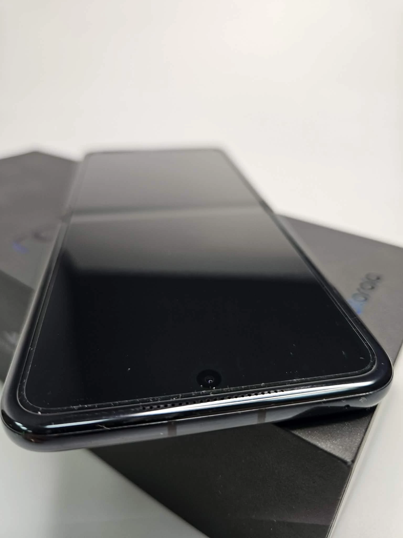 telefon-motorola-razr-50-ultra-12512-gb-komplet-przekatna-ekranu-690