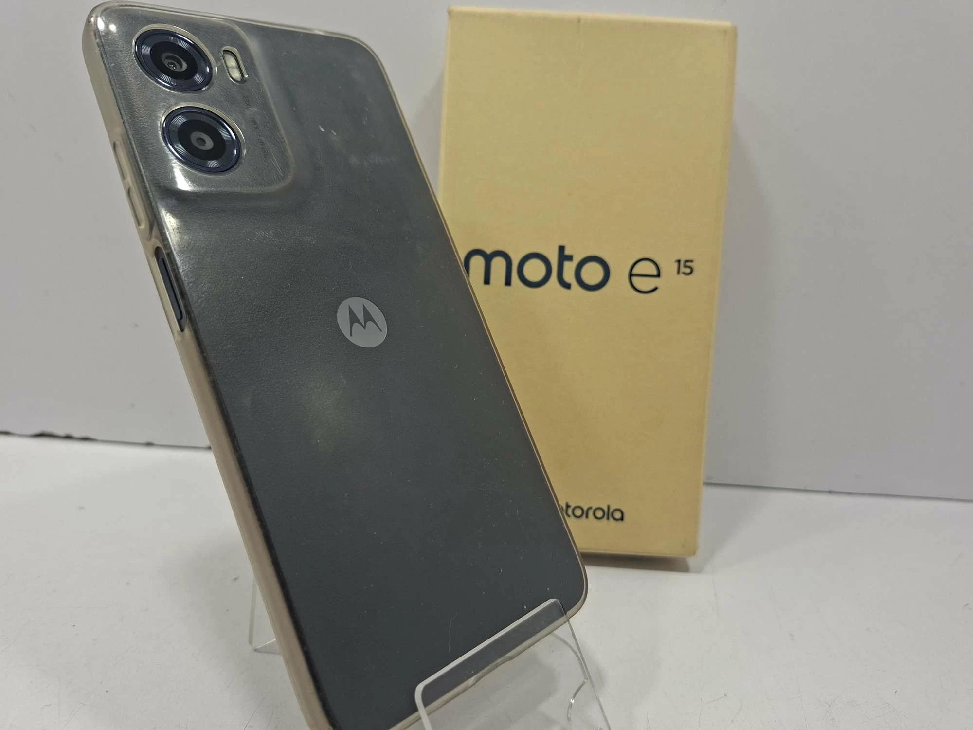 telefon-motorola-e15-stan-11323-2