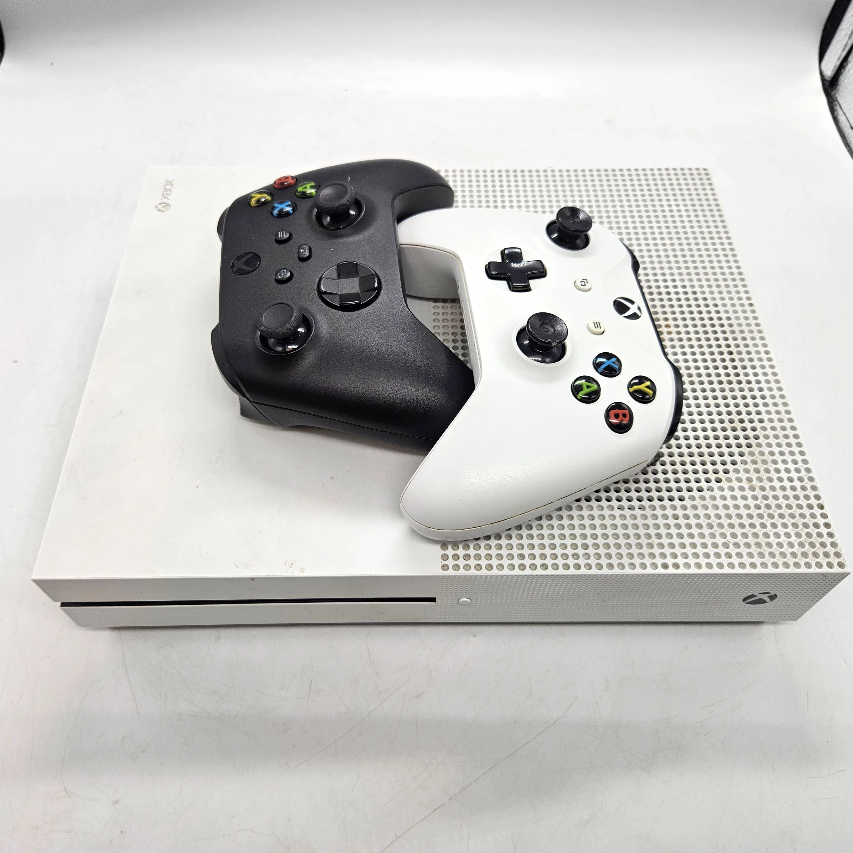 konsola-xbox-one-s-1tb-ean-gtin-5900626836470