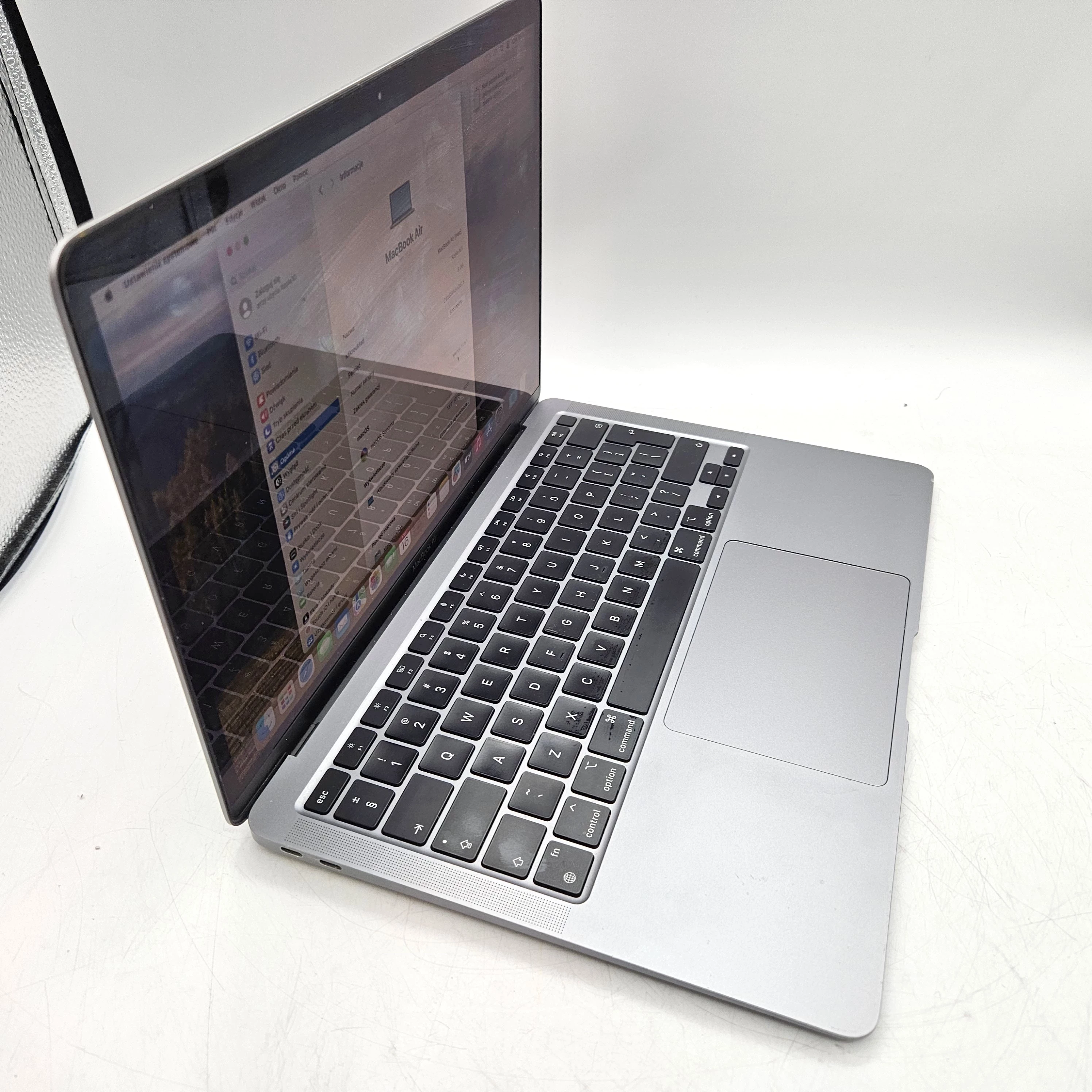 laptop-macbook-air-13-a2337-retina-13-m1-8gb-512-gb-przekatna-ekranu-1330