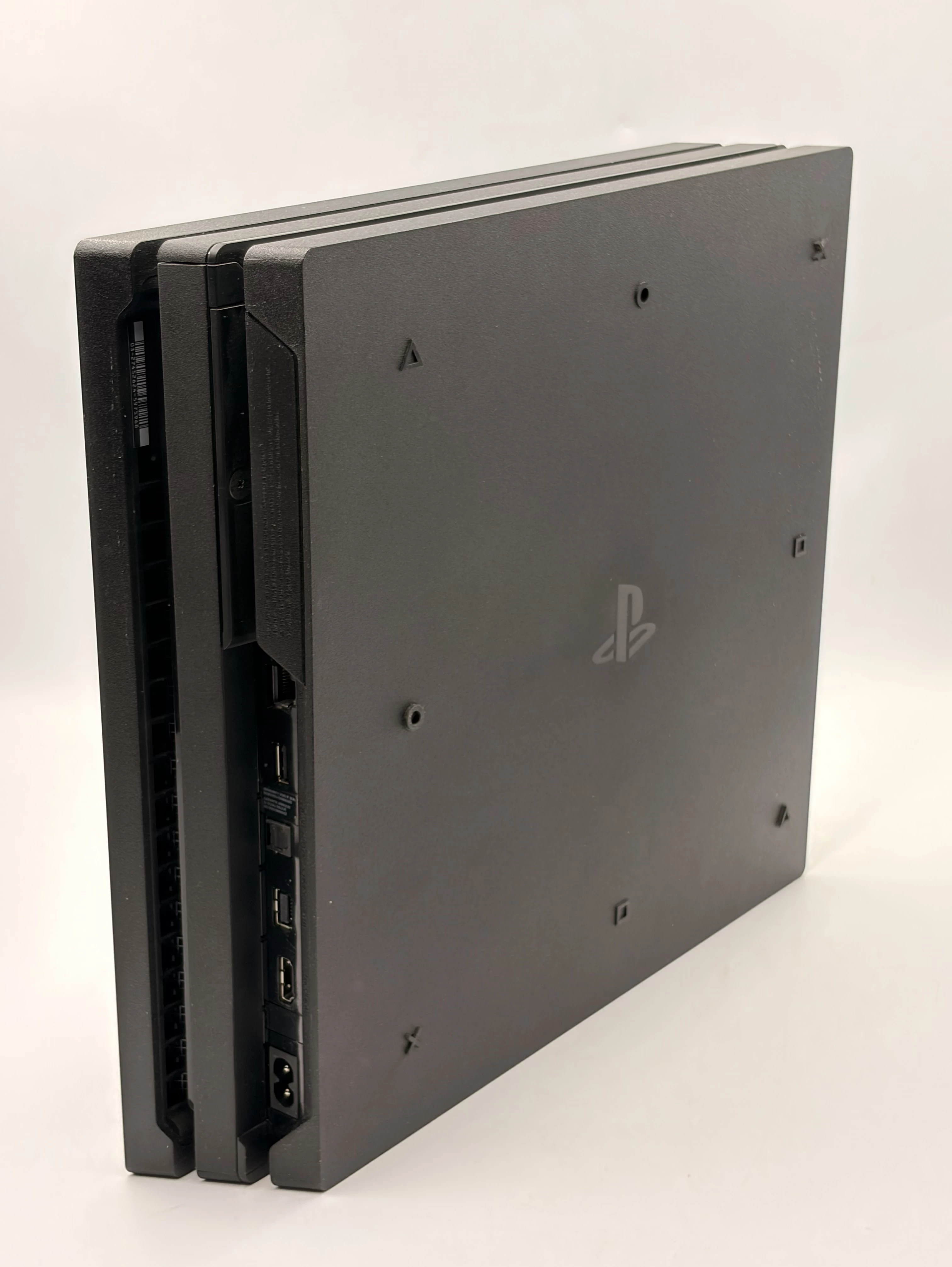 konsola-sony-playstation-4-pro-ps4-pro-cuh-7216b-1tb-kod-producenta-cuh-7216b