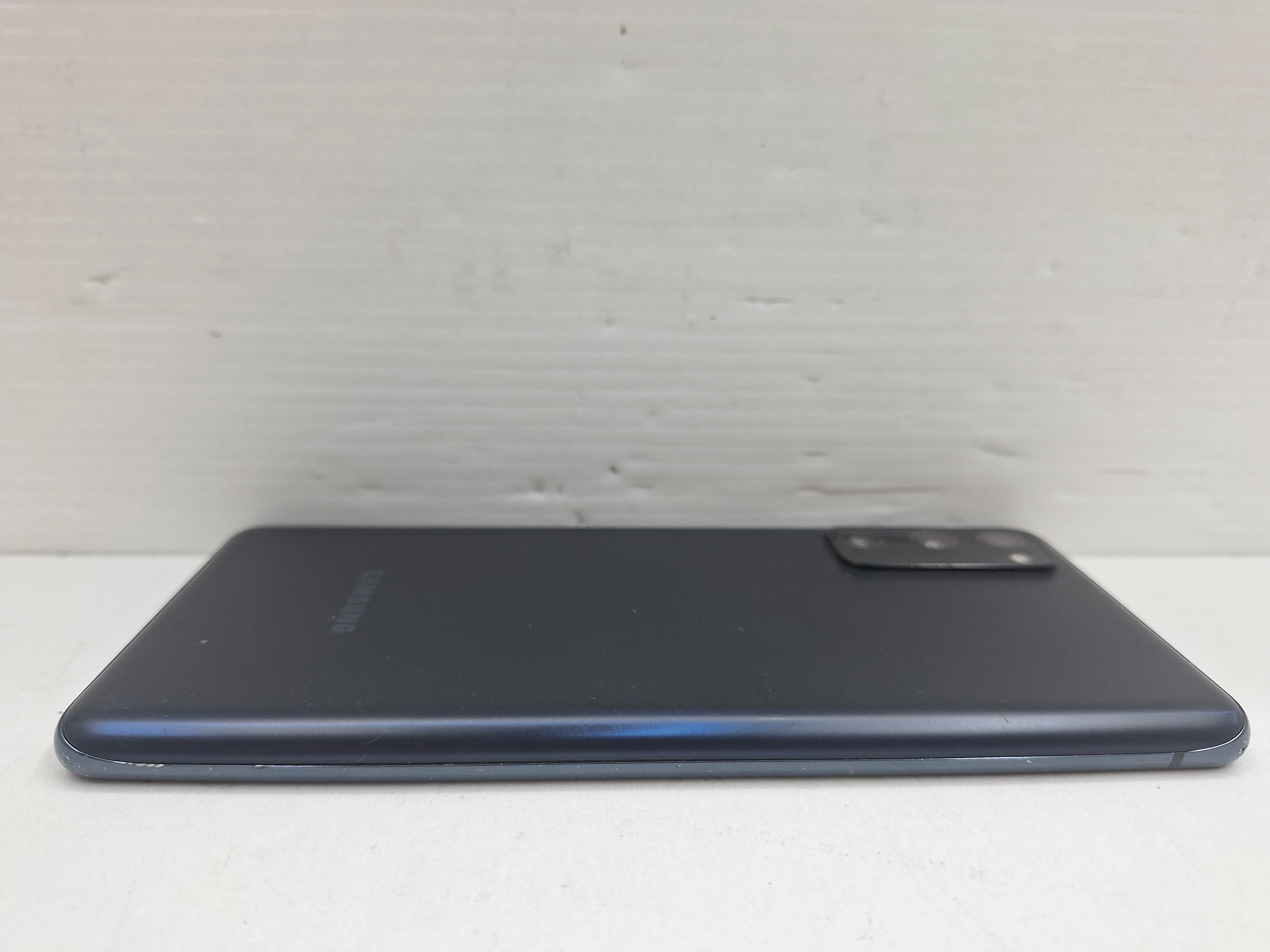 telefon-samsung-galaxy-s20-fe-przekatna-ekranu-650
