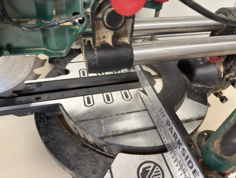 pilarka-ukosowa-z-przesuwem-2000-w-parkside-pzks-2000-c3-odbior-osobisty-maksymalna-moc-200000