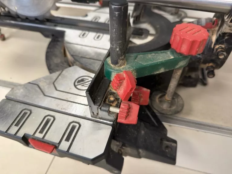 pilarka-ukosowa-z-przesuwem-2000-w-parkside-pzks-2000-c3-odbior-osobisty-predkosc-obrotowa-480000