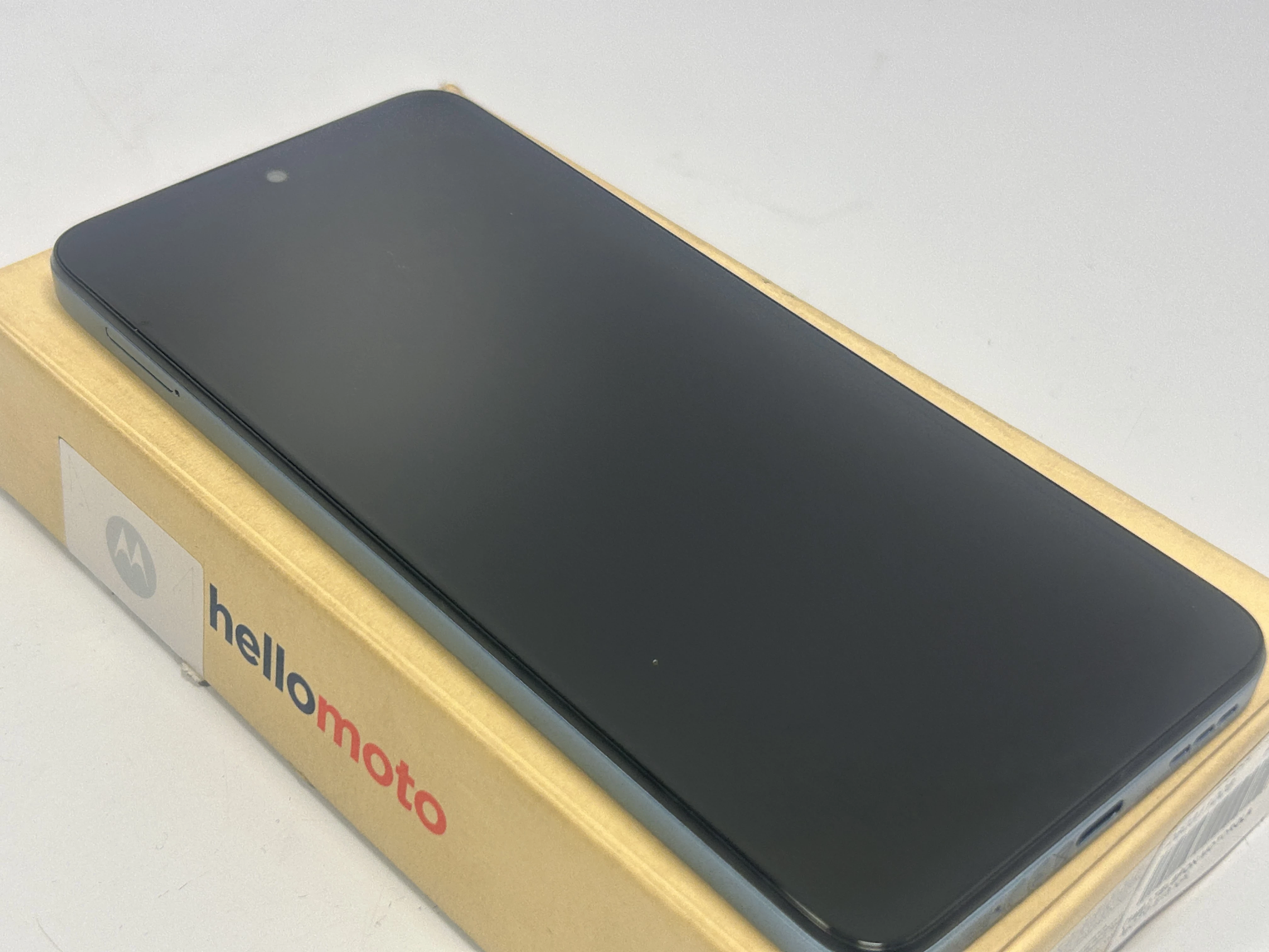 telefon-motorola-moto-e15-wbudowana-pamiec-202869-214193