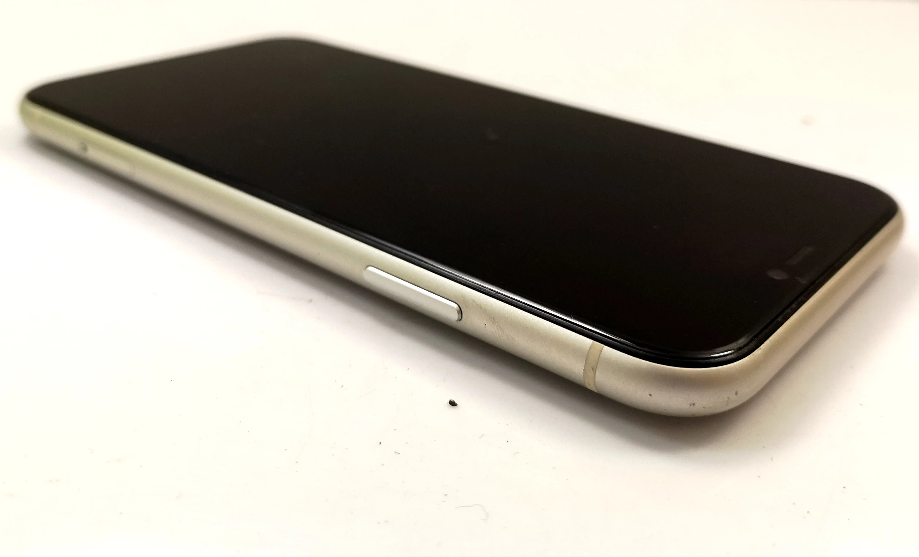 telefon-iphone-11-464gb-kbaterii-75-wbudowana-pamiec-202869-214193