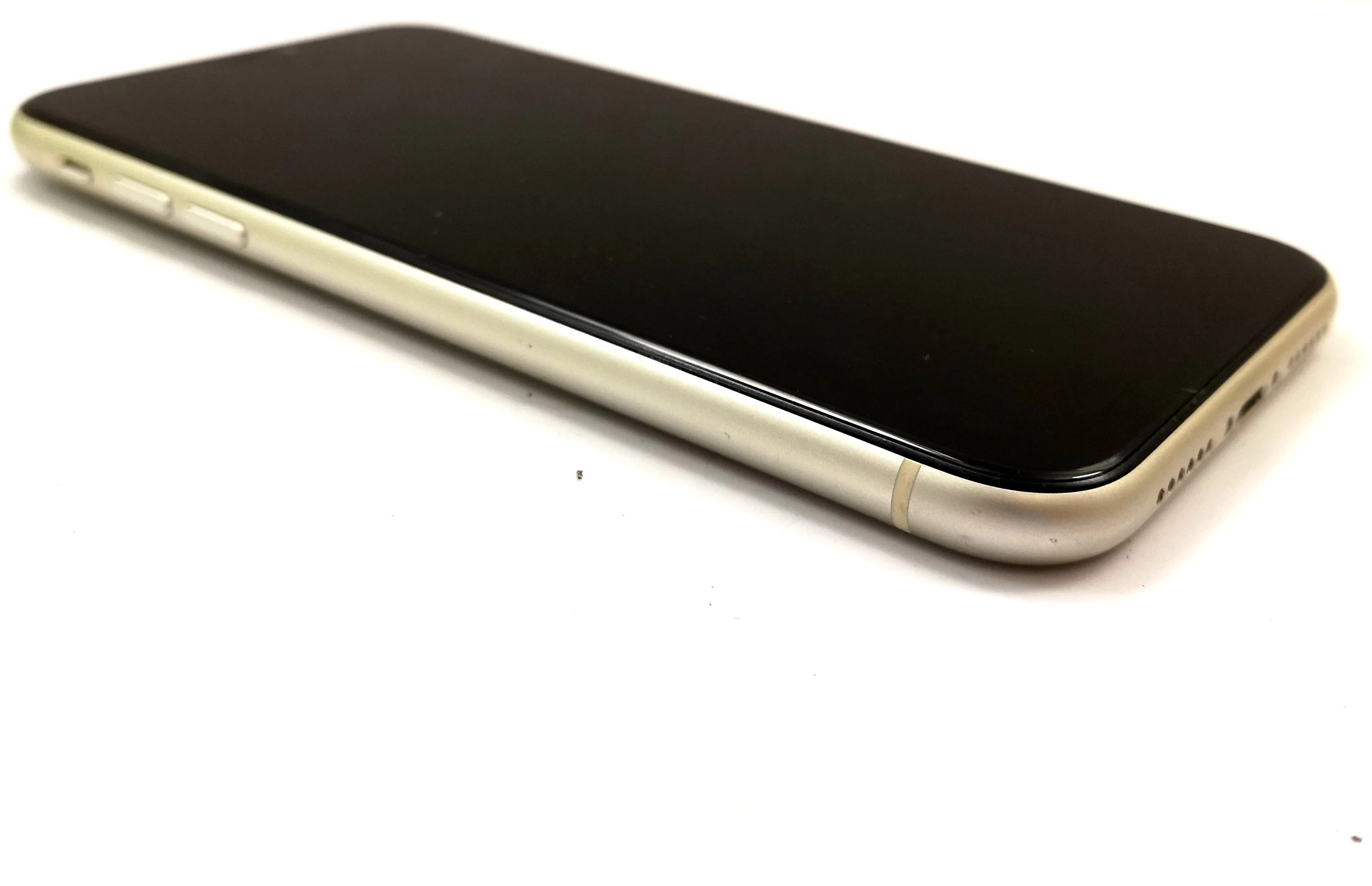 telefon-iphone-11-464gb-kbaterii-75-typ-202685-212929