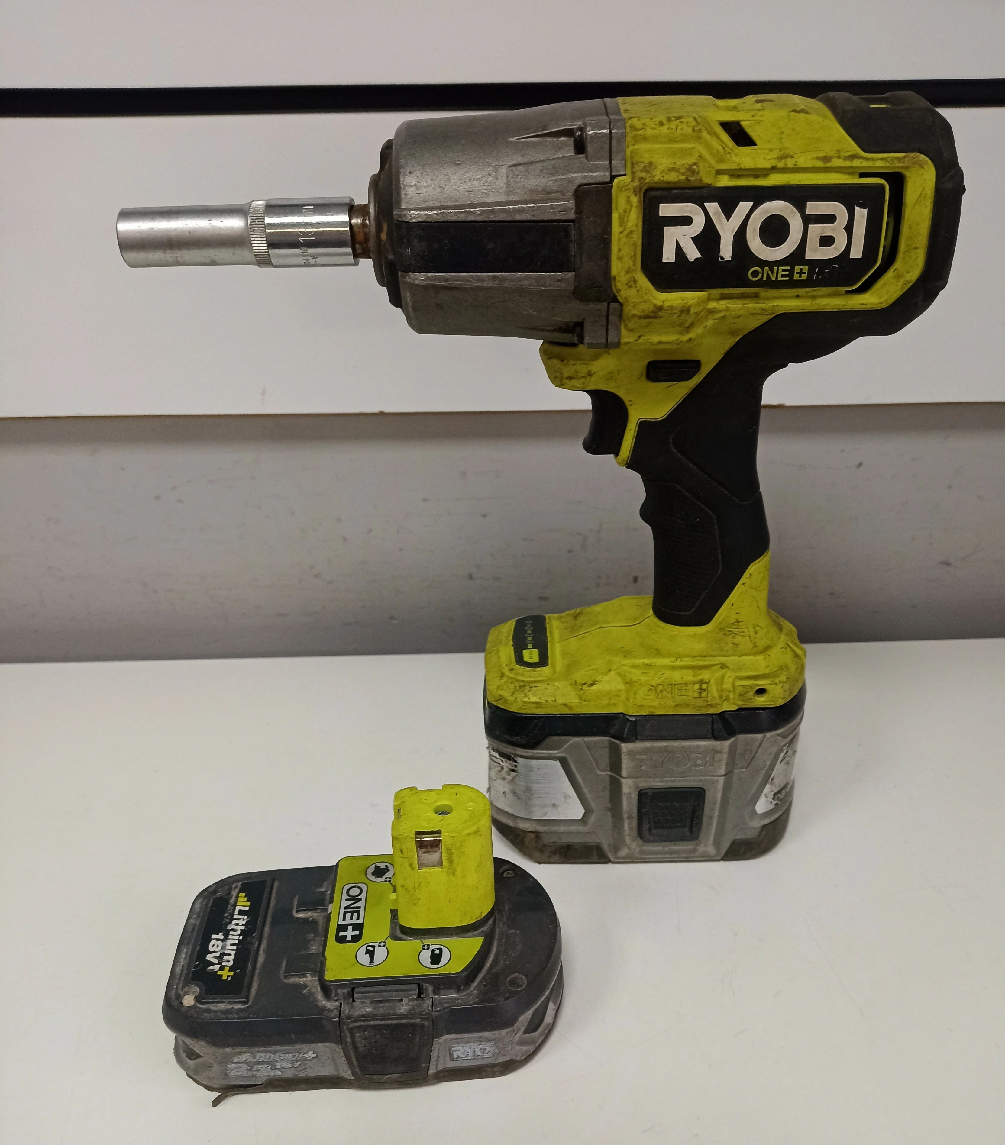 klucz-udarowy-akumulatorowy-ryobi-riwh18x-2-aku-16ah25ah-jaworzynska-46-legnica-sj