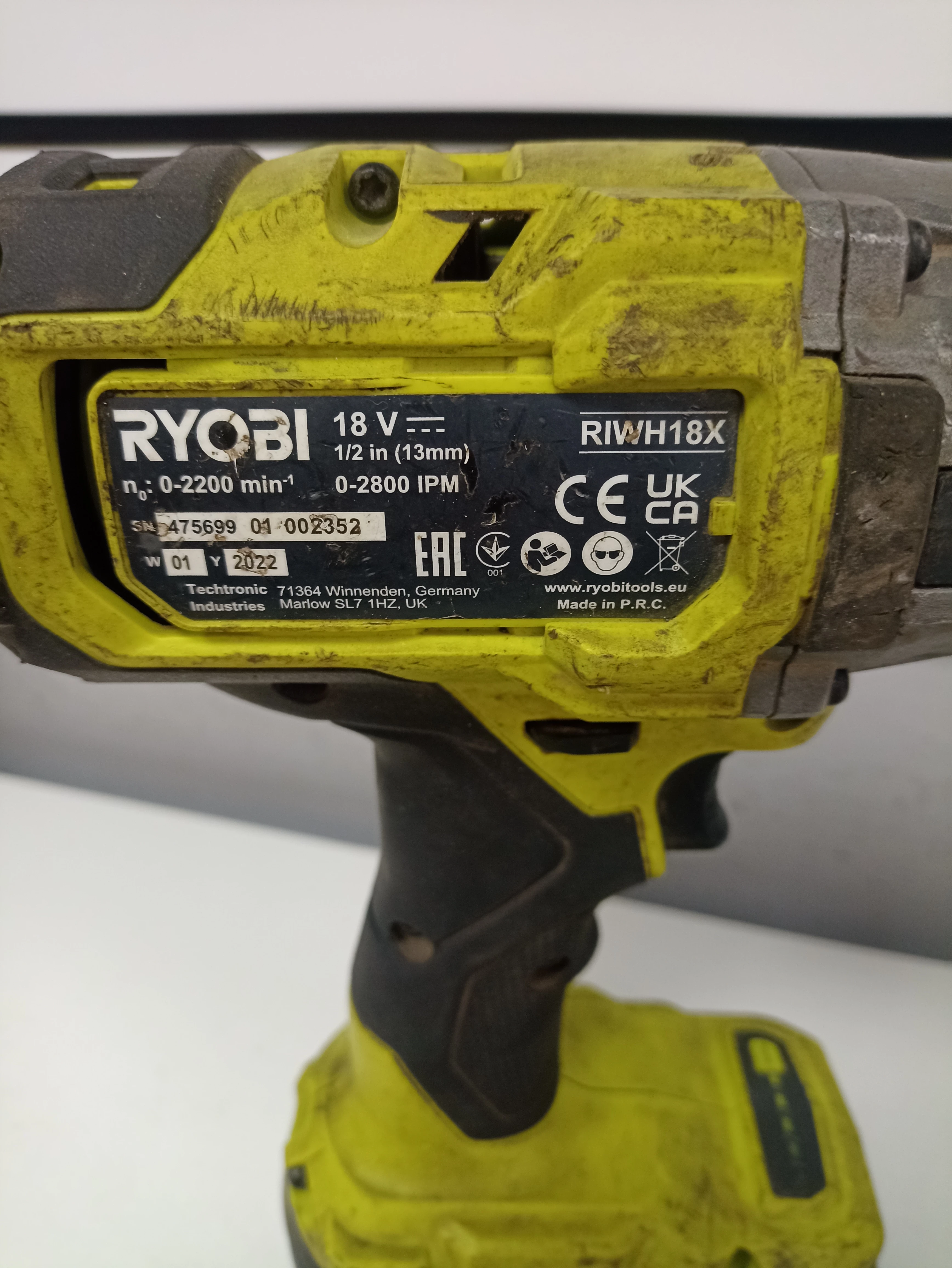 klucz-udarowy-akumulatorowy-ryobi-riwh18x-2-aku-16ah25ah-ean-gtin-4892210186645