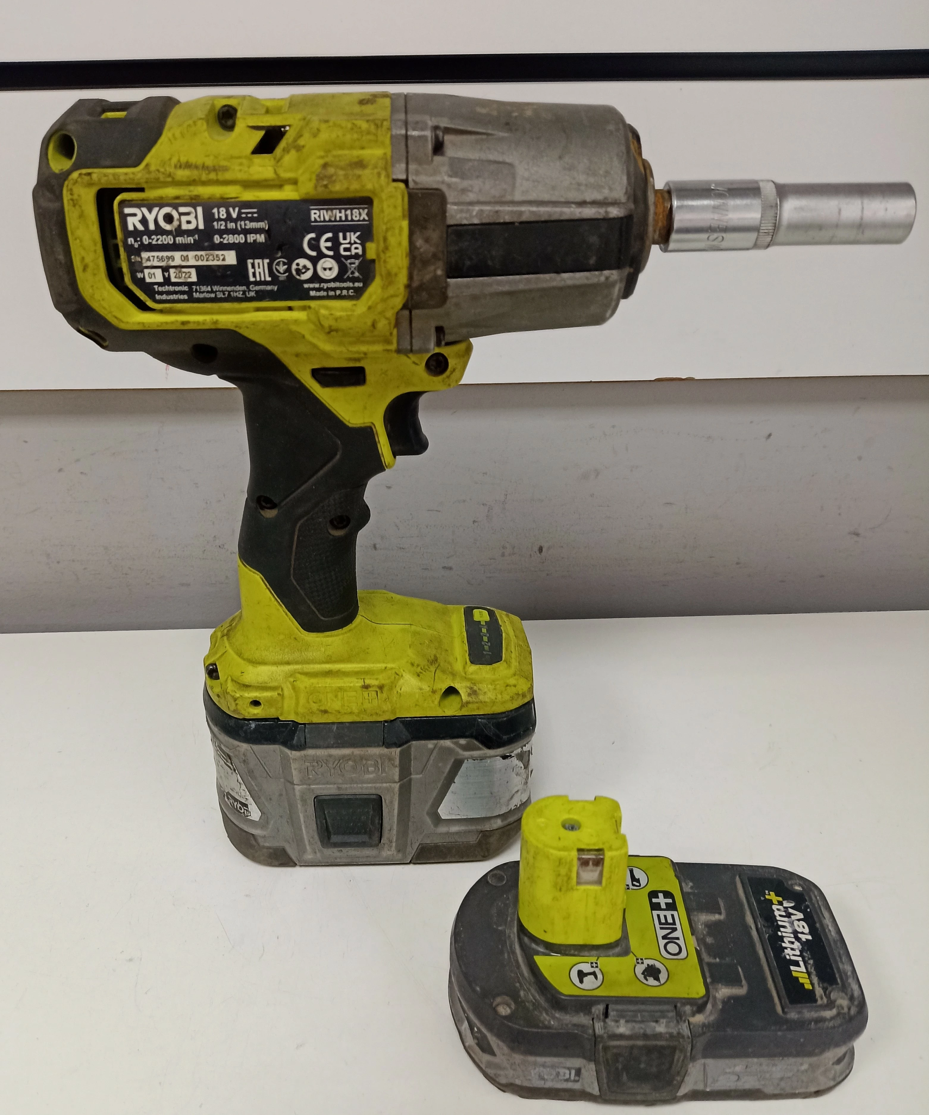 klucz-udarowy-akumulatorowy-ryobi-riwh18x-2-aku-16ah25ah-rozmiar-trzpienia-248160-863071