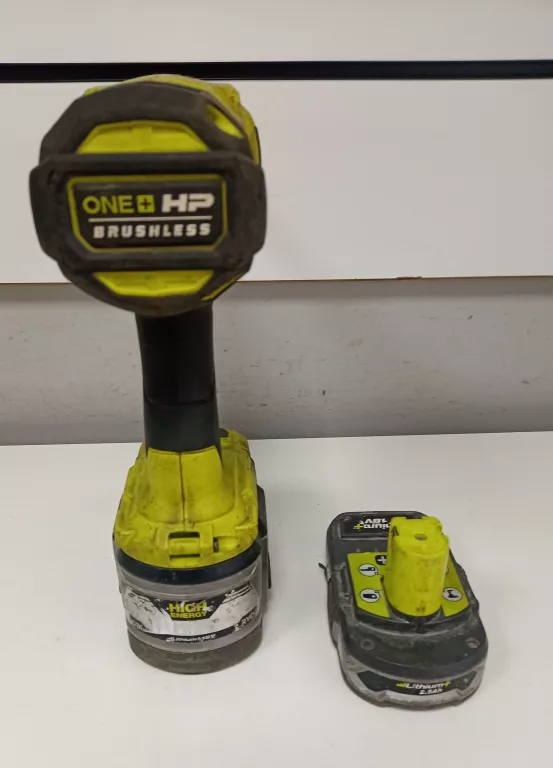 klucz-udarowy-akumulatorowy-ryobi-riwh18x-2-aku-16ah25ah-maksymalny-moment-obrotowy-1