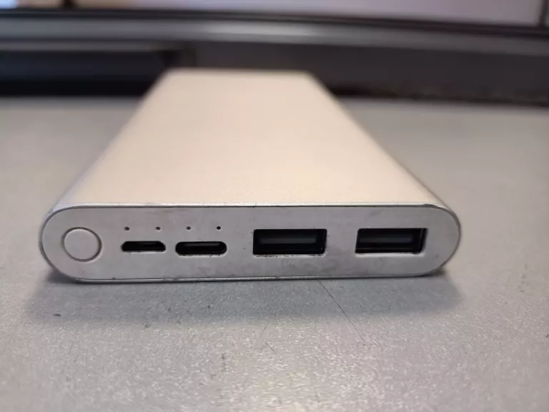 powerbank-10000-mah-mi-stan-11323-2