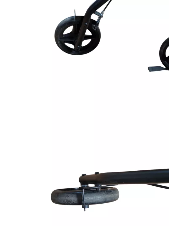 chodzik-czterokolowy-rf-610-dla-osoby-starszej-z-kuferkiem-siedziskiem-stan-11323-2