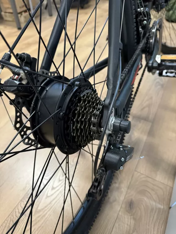 rower-elektryczny-e-3000-rm-revolution-euro-net-material-ramy-179-1