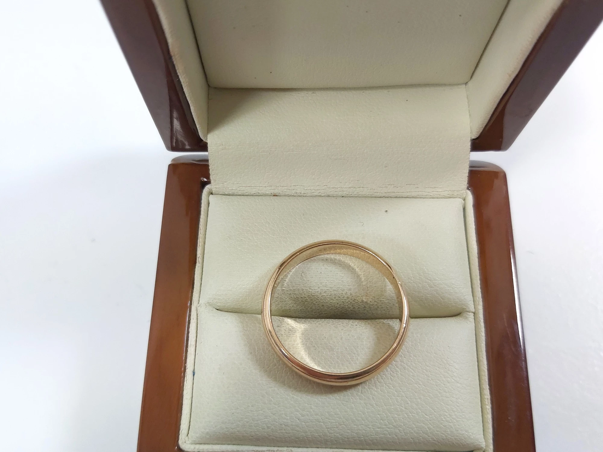 sliczna-zlota-obraczka-proba-585-rozmiar-23-material-dominujacy-223721-131072