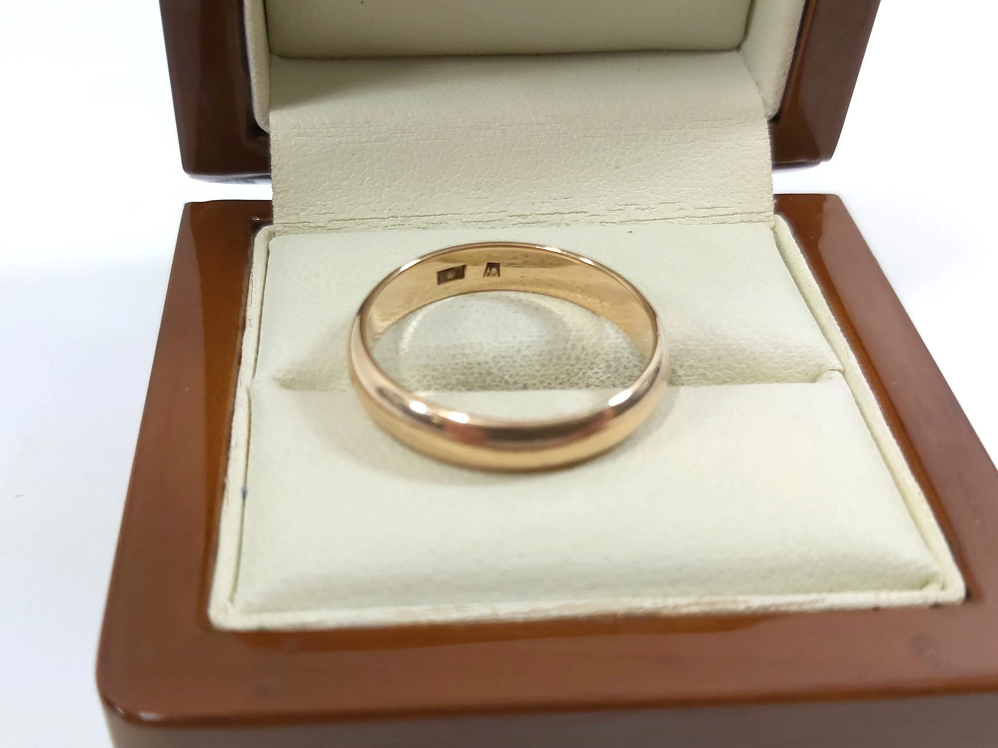 sliczna-zlota-obraczka-proba-585-rozmiar-23-material-dominujacy-223721-131072