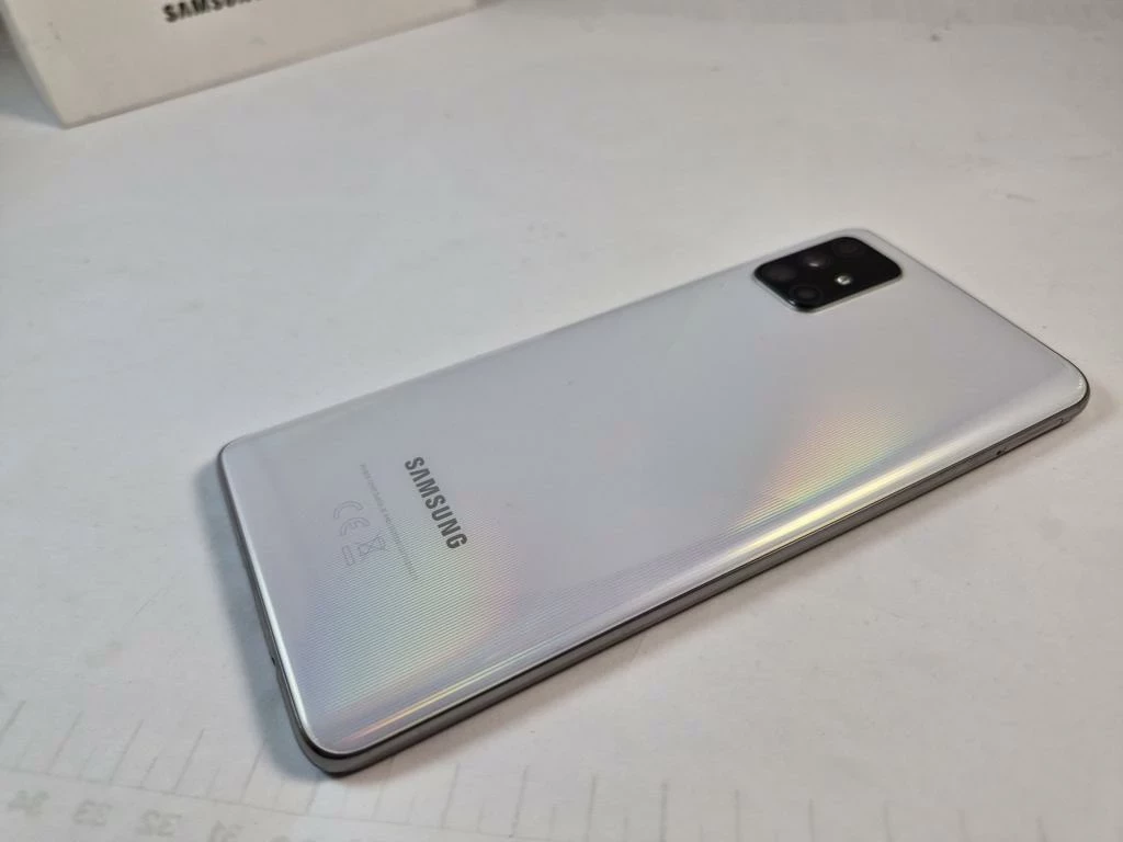 samsung-galaxy-a71-6128gb-pudelko-wbudowana-pamiec-202869-214189