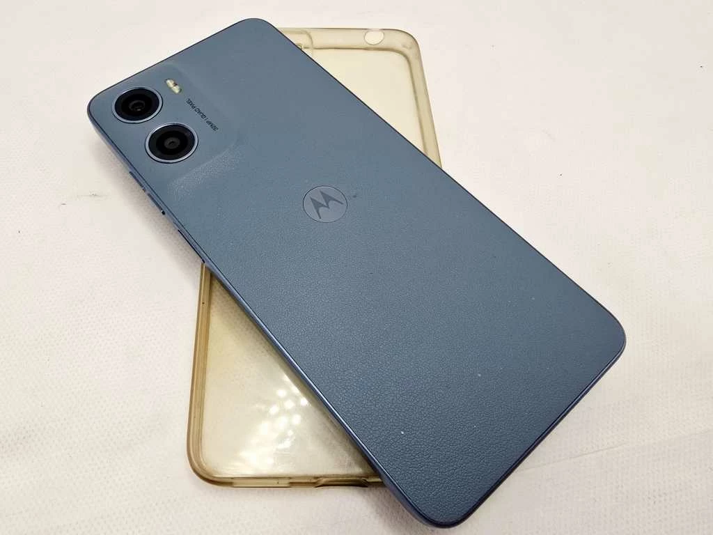 telefon-motorola-motoe15-264gb-przekatna-ekranu-667