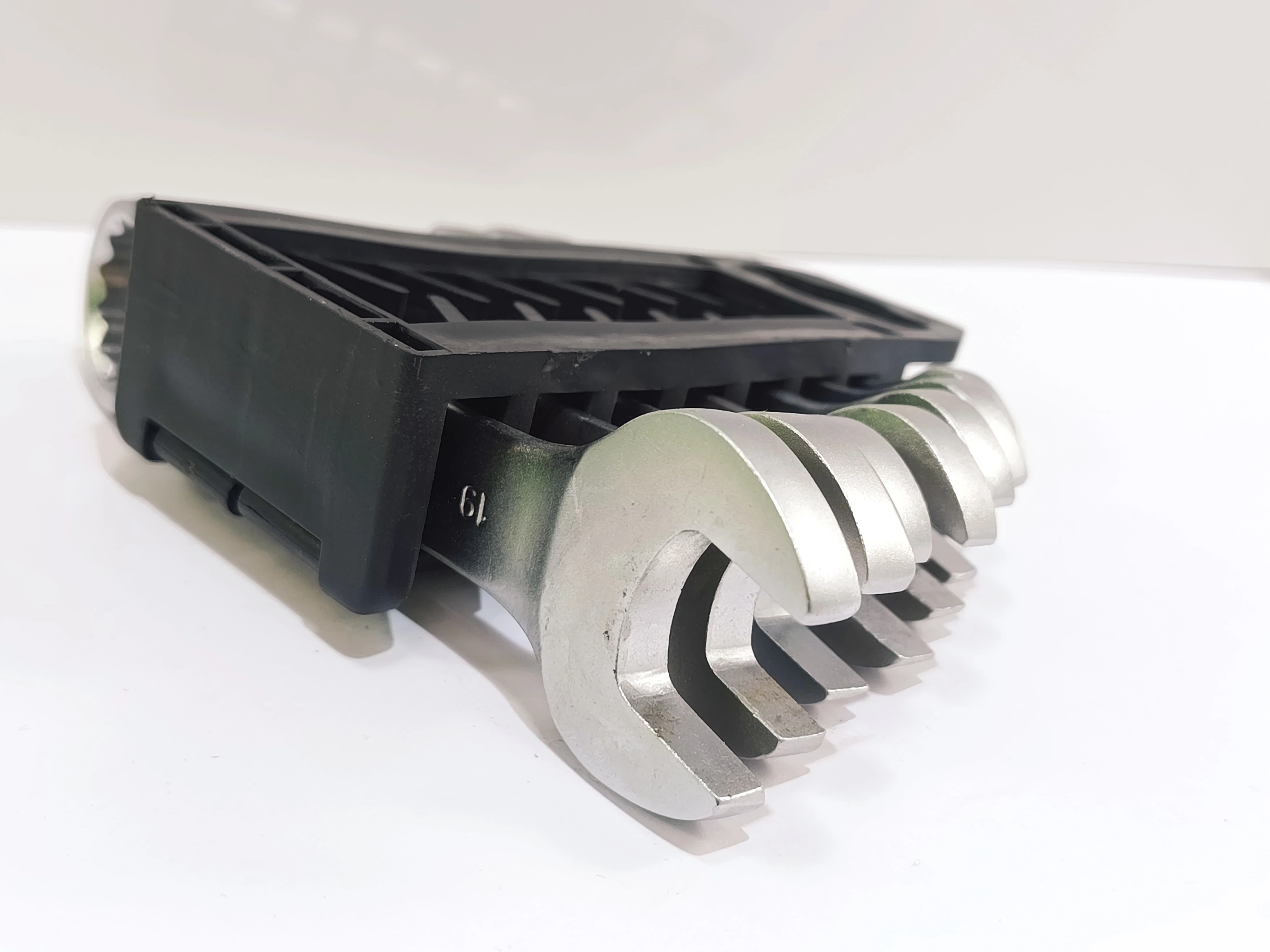 zestaw-kluczy-plasko-oczkowych-7-sztuk-magnusson-product-id-9195ec3e-953a-4499-9a2d-a078f9b48d37