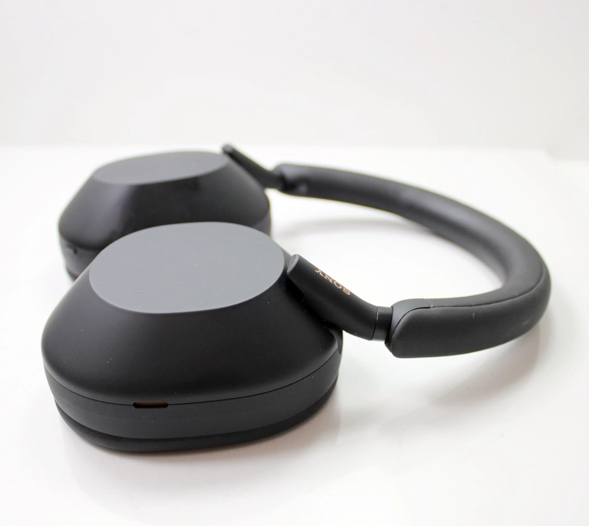 sluchawki-sony-wh-1000xm5-kolor-dominujacy-129357-3