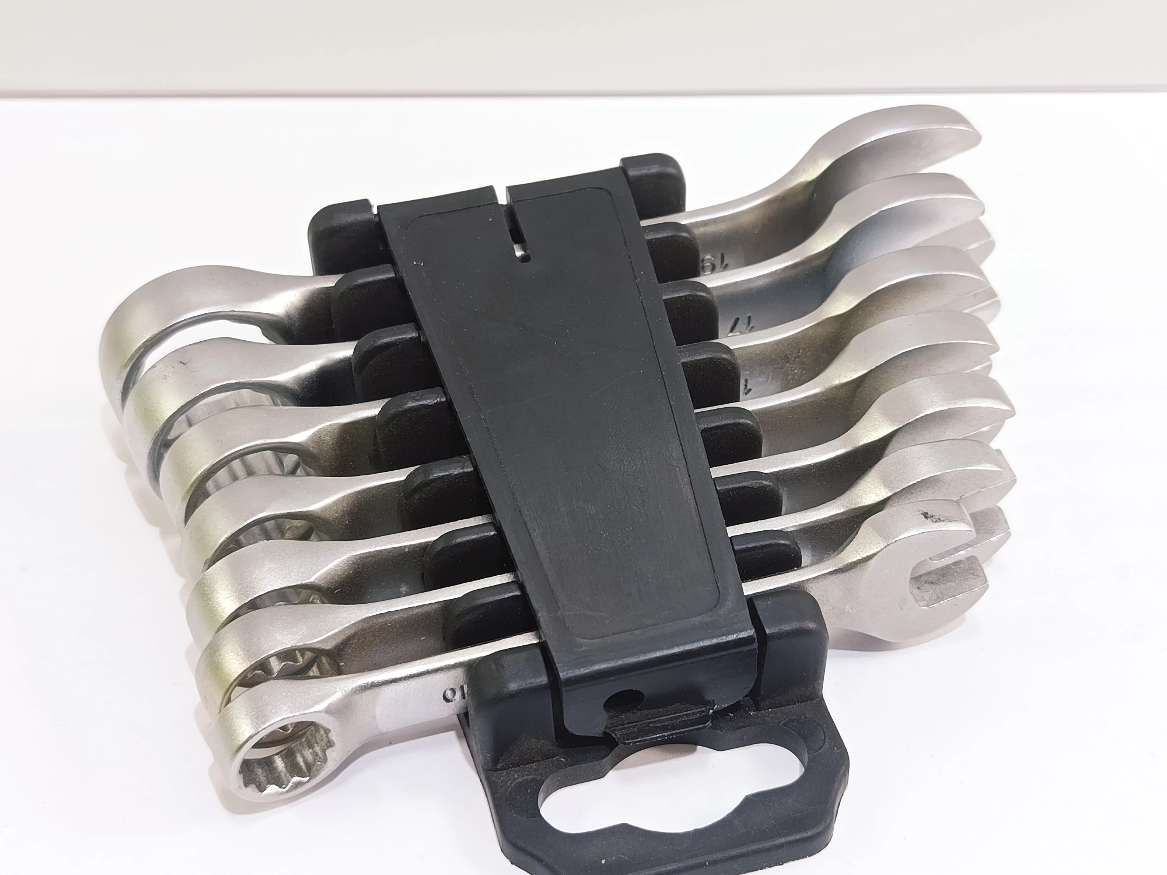 zestaw-kluczy-plasko-oczkowych-7-sztuk-magnusson-kod-producenta-213885