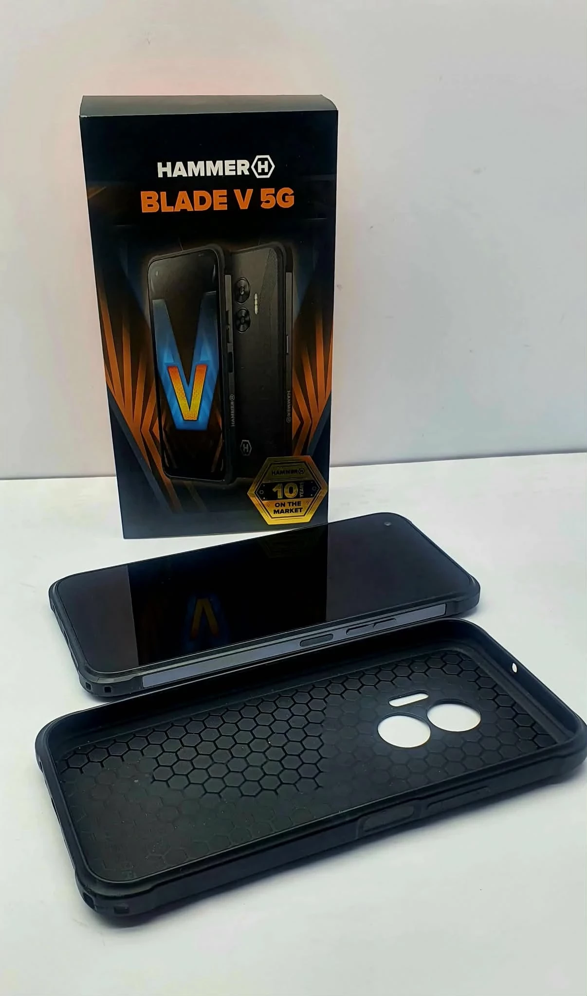 telefon-hammer-blade-v-8256-przekatna-ekranu-650