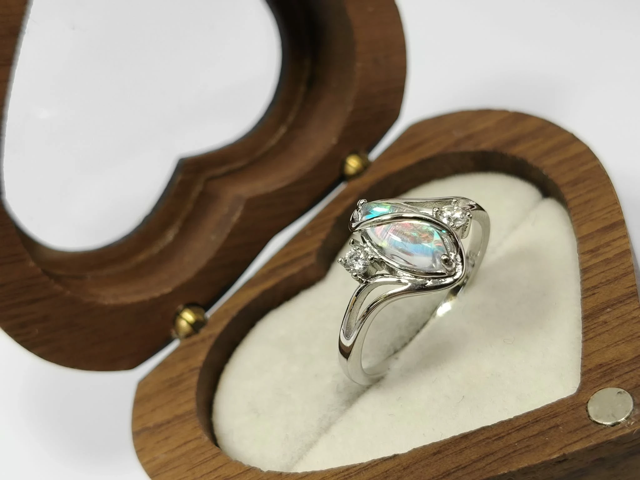 pierscionek-srebrny-925-opal-cyrkonie-rozmiar-20-stan-idealny-waga-267-g-rodzaj-2205-2