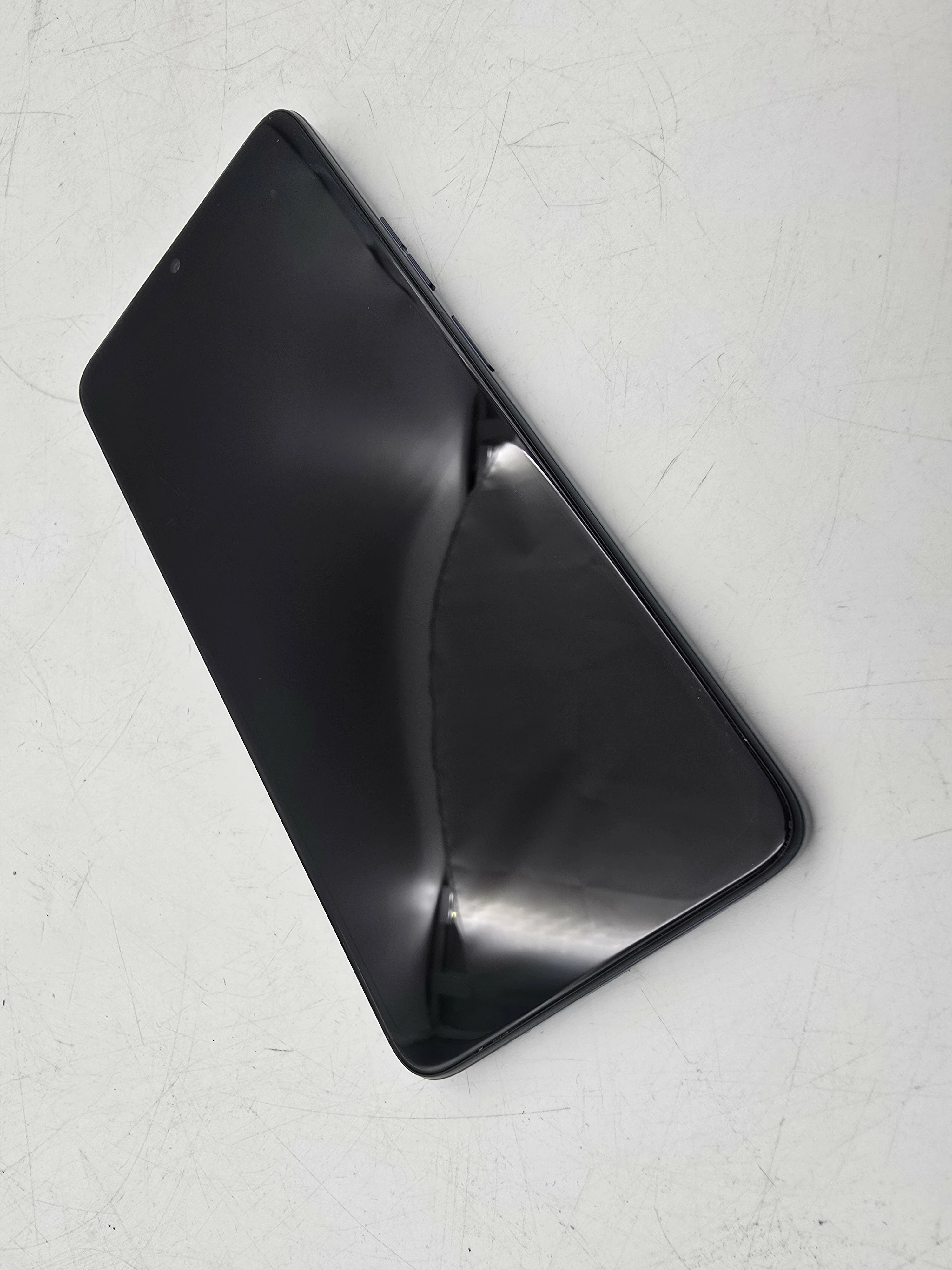 smartfon-motorola-moto-g06-power-464gb-688-120hz-kod-producenta-pb9w0005pl