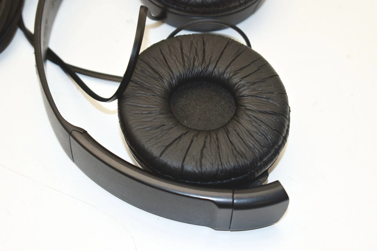 sluchawki-przewodowe-sony-mdr-zx110-kolor-dominujacy-129357-3