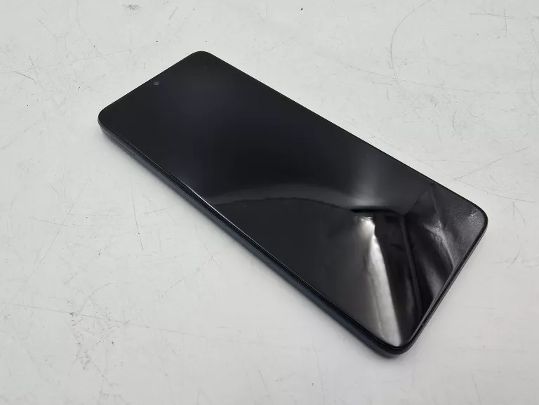 smartfon-motorola-moto-g06-power-464gb-688-120hz-farbiarska-22e-mosina