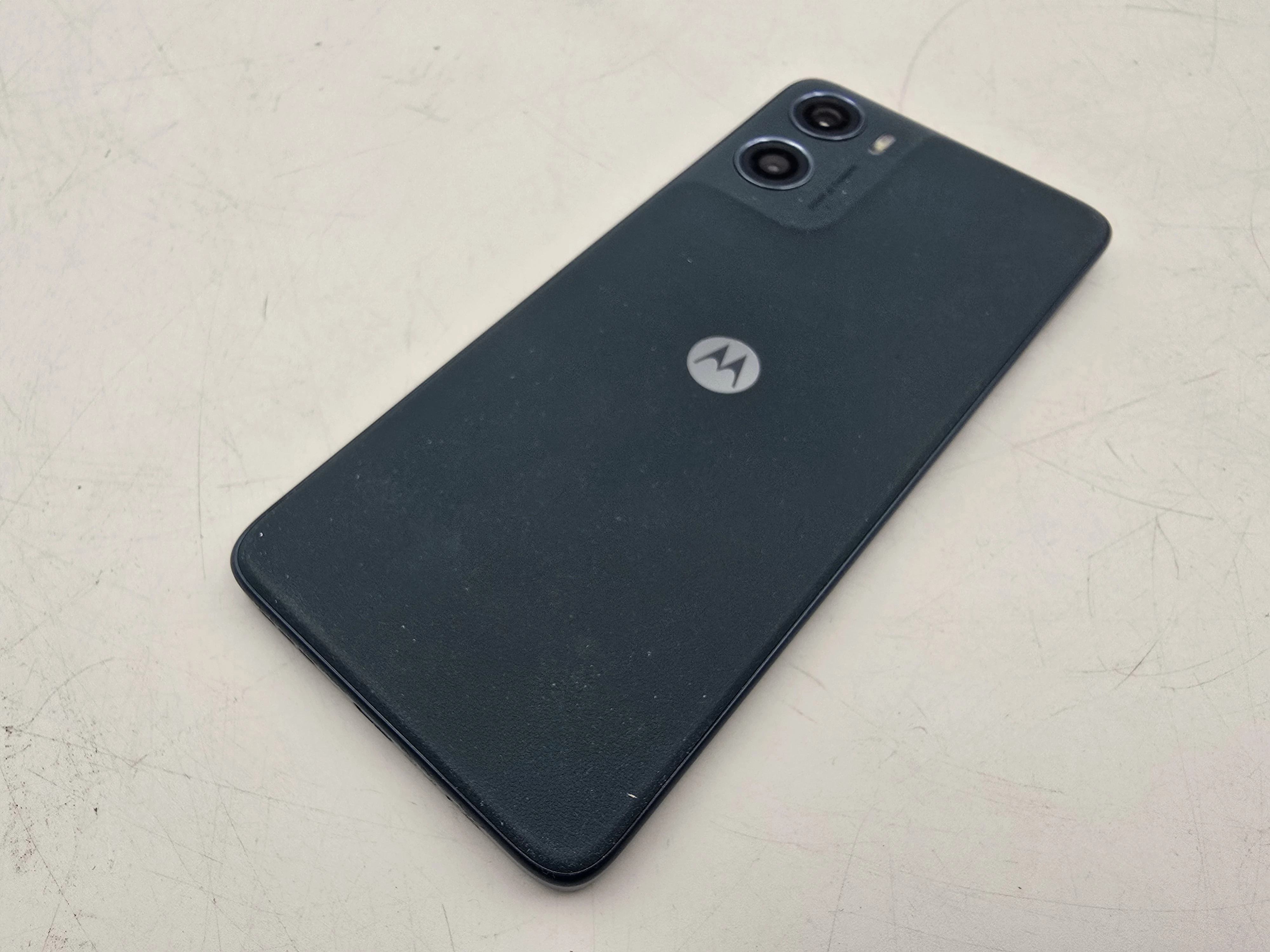 smartfon-motorola-moto-g06-power-464gb-688-120hz-ean-gtin-0840493601885