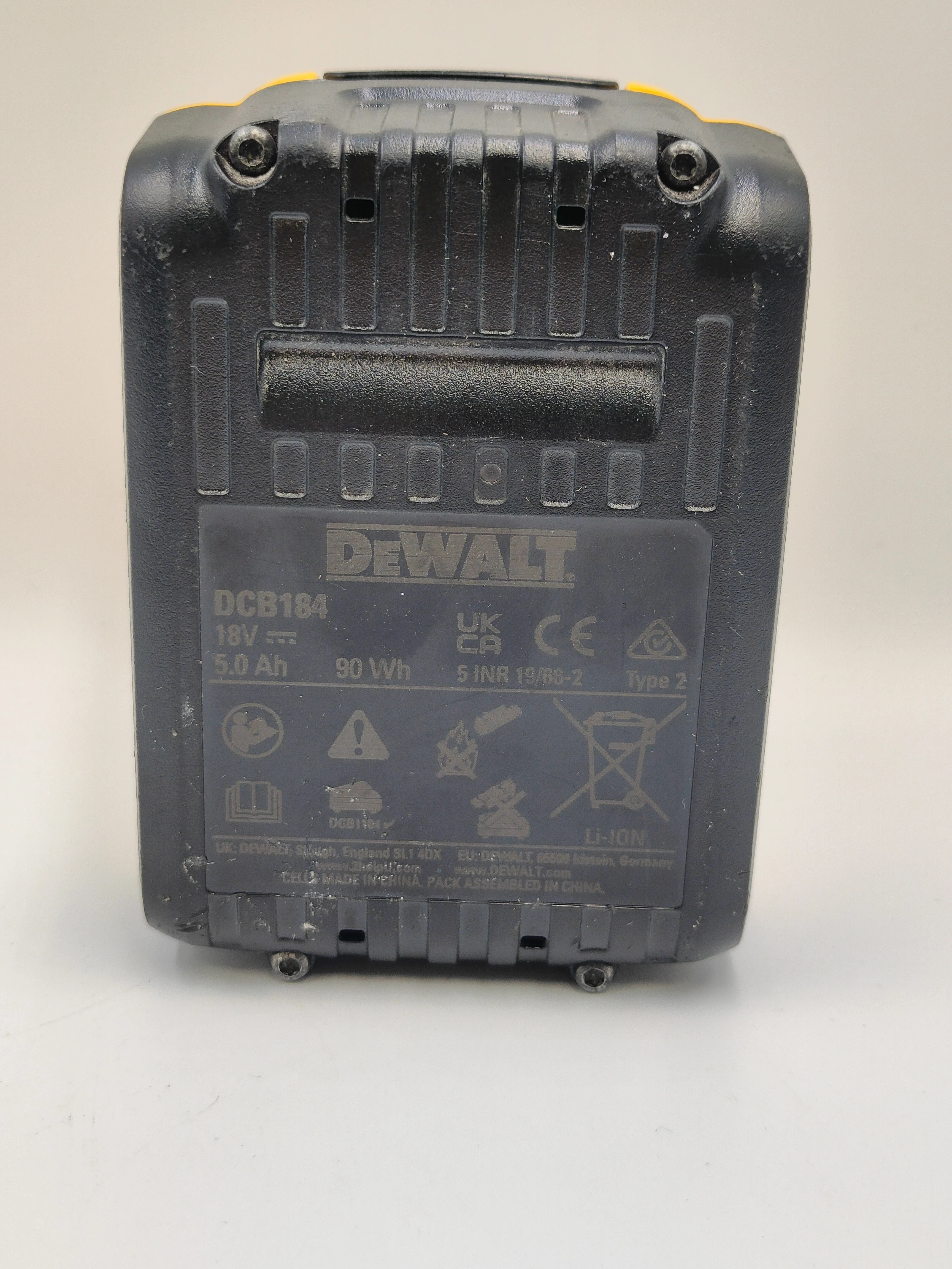 mlotowiertarka-dewalt-dch133-aku-18-v-predkosc-obrotowa-1165