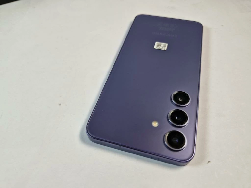 samsung-galaxy-s24-256gb-pudelko-blokada-wbudowana-pamiec-202869-214185