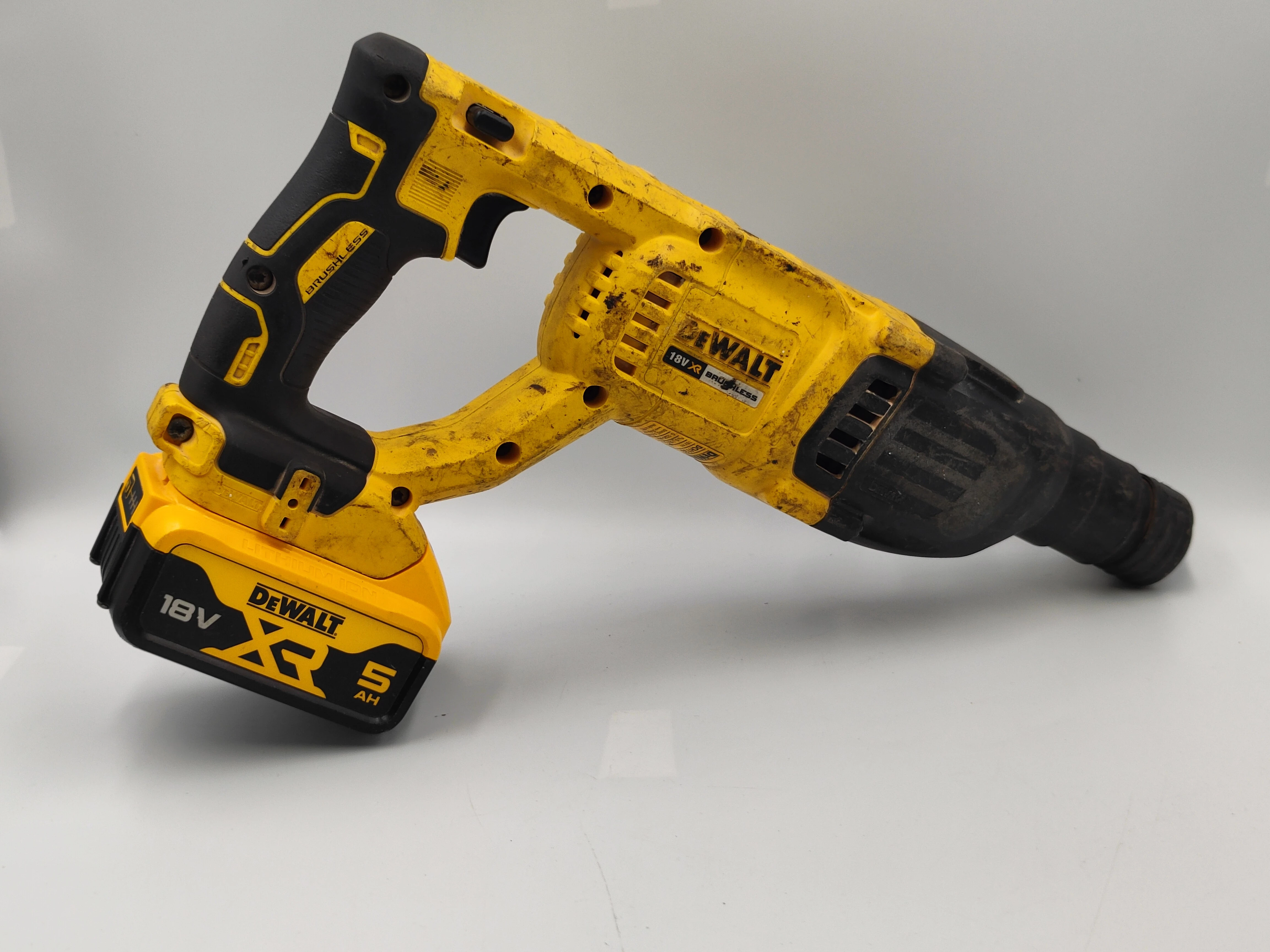 mlotowiertarka-dewalt-dch133-aku-18-v-ean-gtin-4904668575091