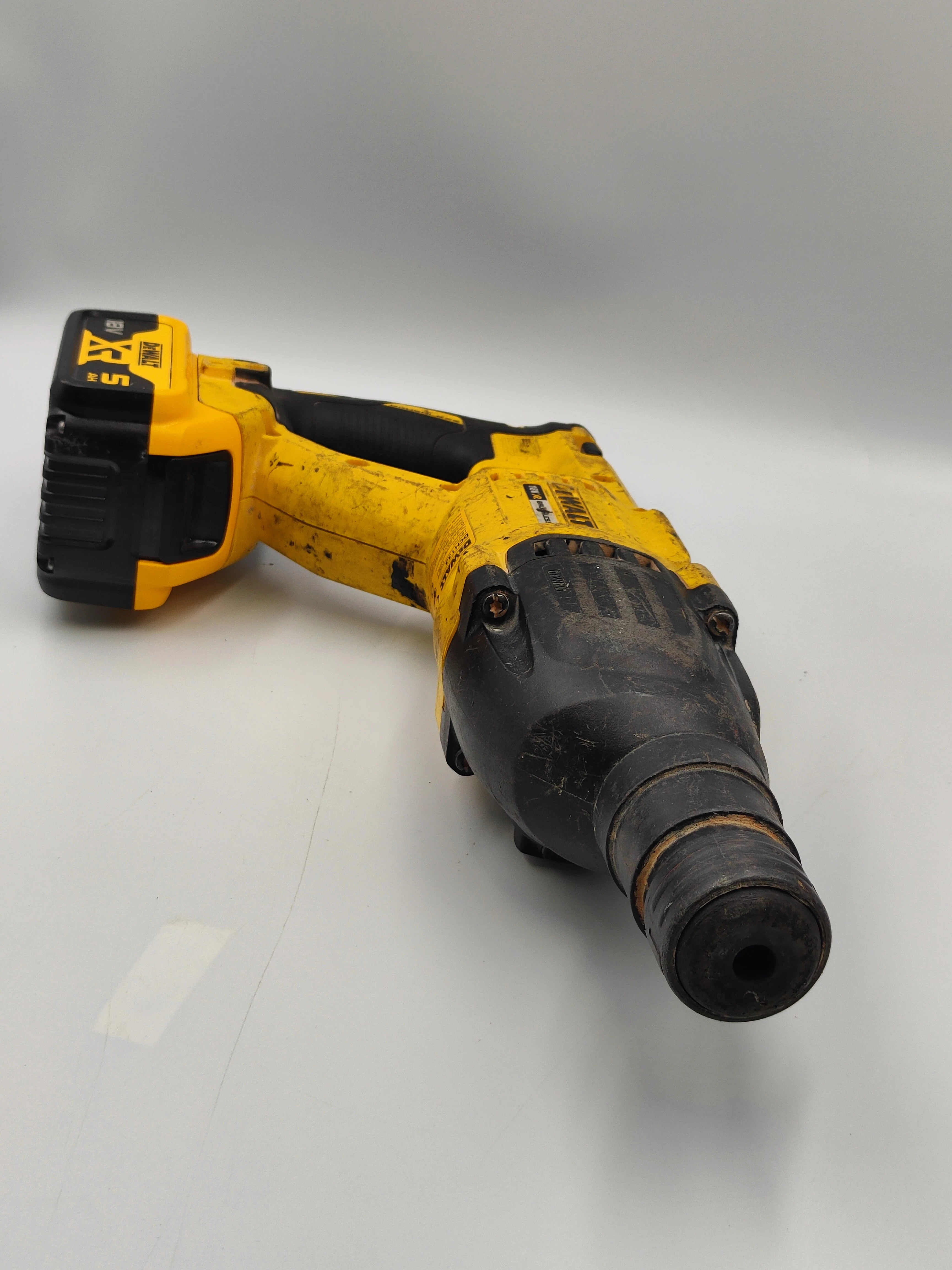 mlotowiertarka-dewalt-dch133-aku-18-v-stan-11323-2