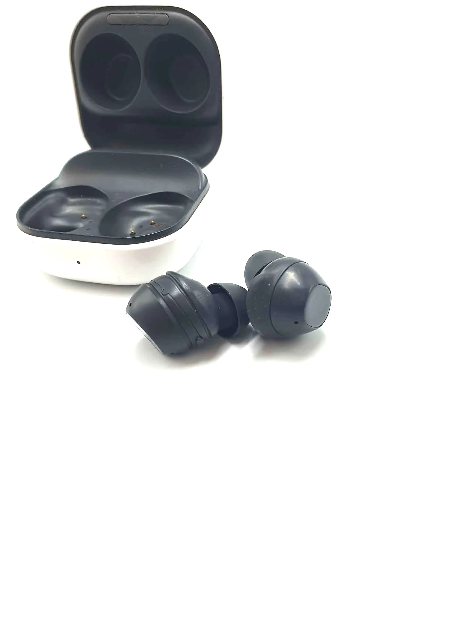 sluchawki-samsung-buds-fe-model-250439-1920338