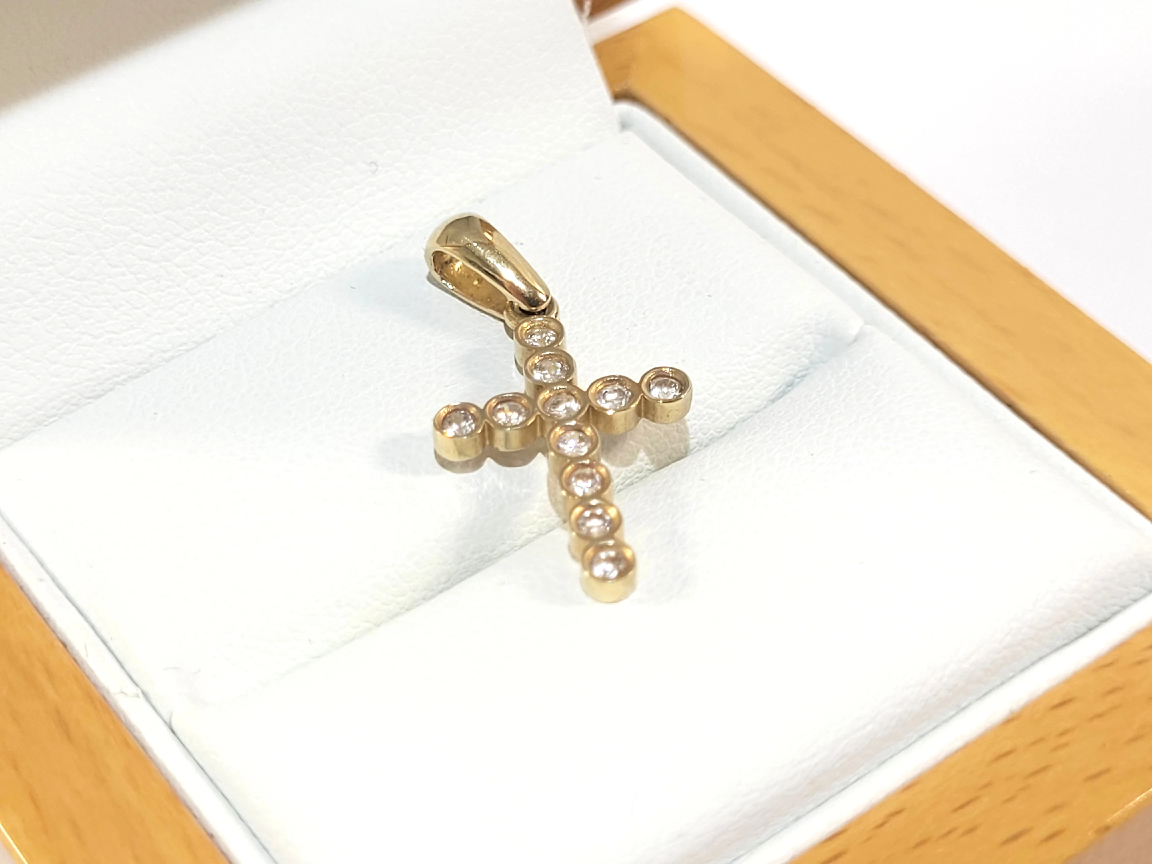 zlota-zawieszka-krzyzyk-p585-118g-cechy-207006-4