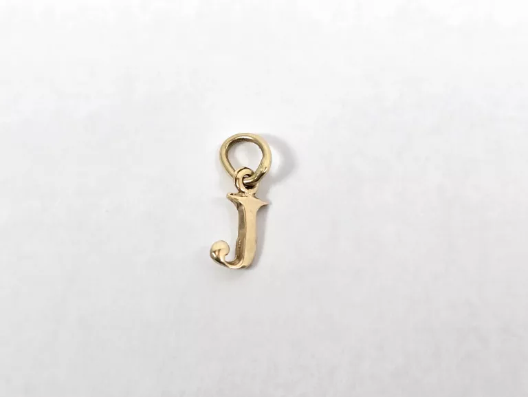 zlota-zawieszka-literka-j-p585-w031g-zwyciestwa-9-gliwice-g1