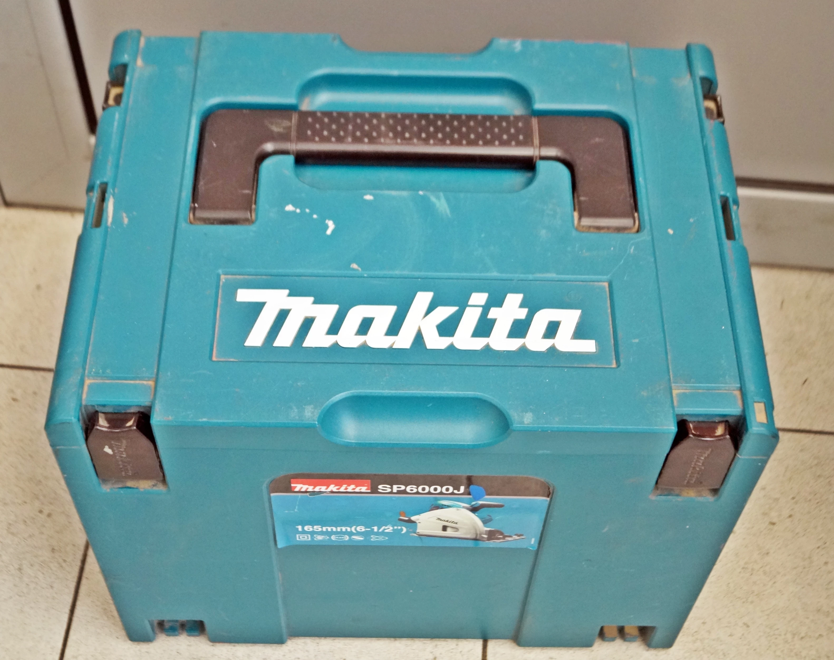 zaglebiarka-pila-tarczowa-makita-sp6000j-ean-gtin-088381638999