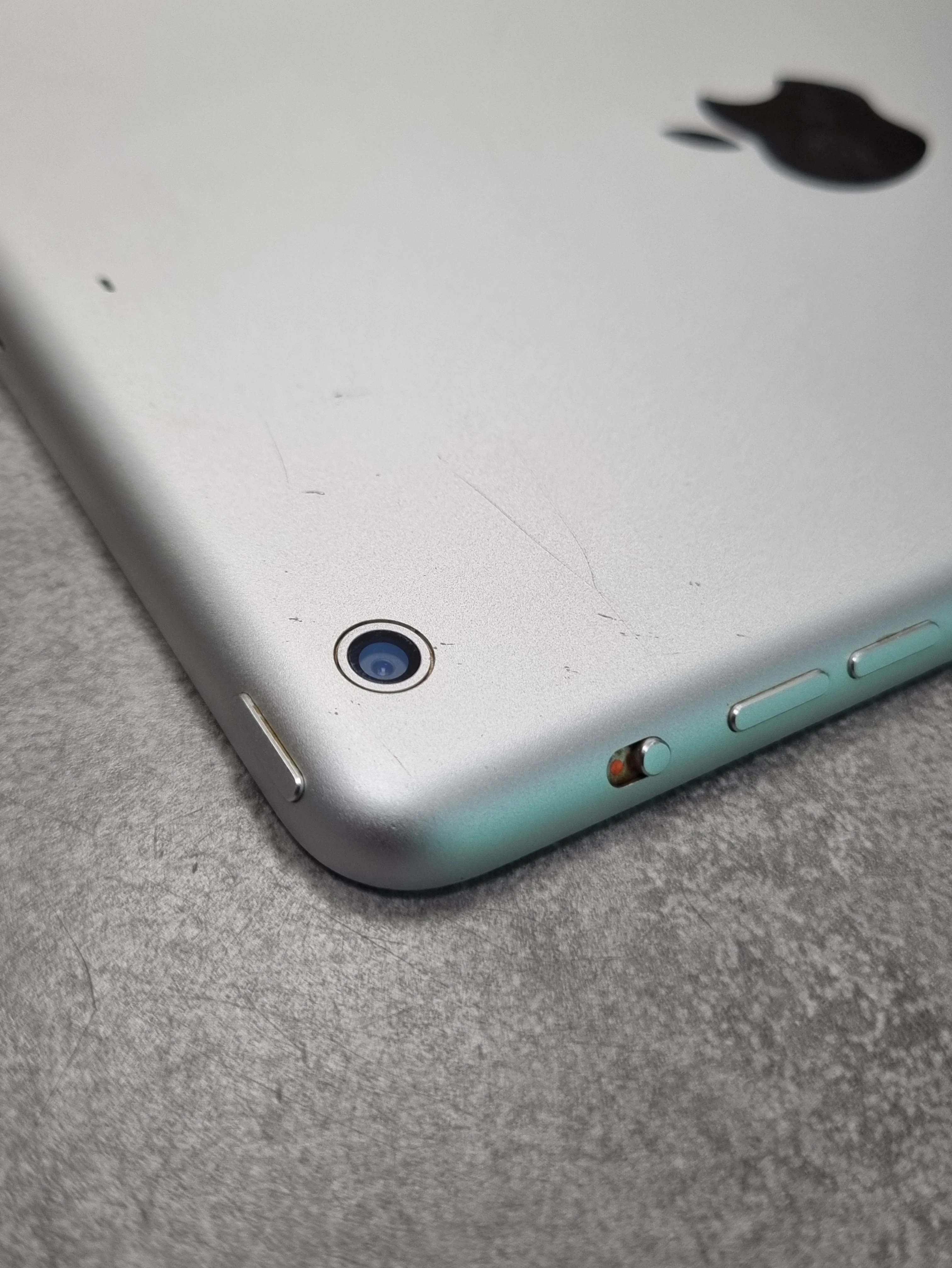 tablet-apple-ipad-mini-2-retina-wi-fi-16gb-a1489-ean-gtin-885909770434