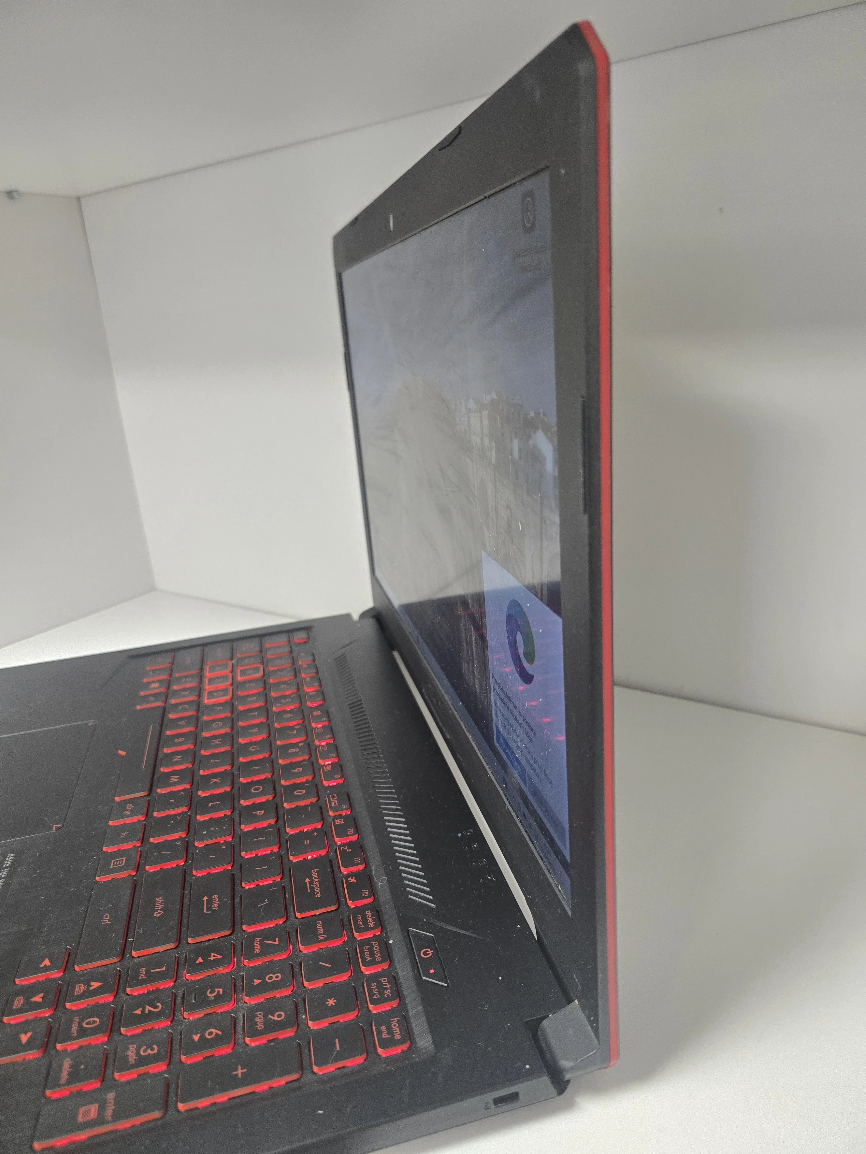 laptop-asus-tuf-gaming-fx504-i5-8th-1050-24gb-ram-1t-kod-producenta-fx504gd-e4274t