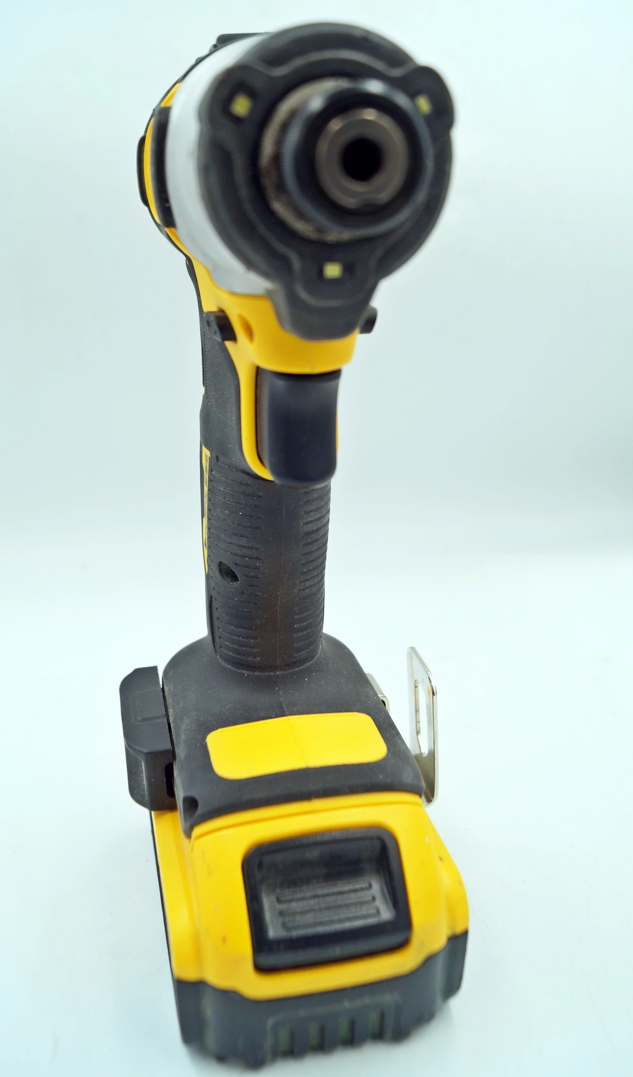 zakretarka-dewalt-dcf840-2x-akumulator-maksymalna-srednica-srub-204653-1120010