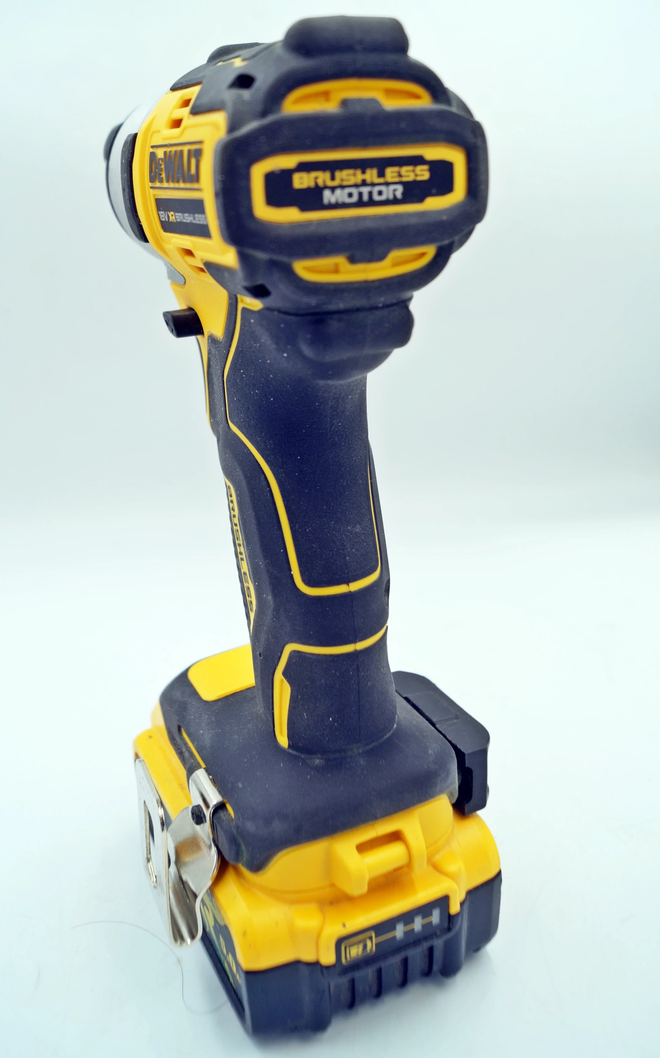 zakretarka-dewalt-dcf840-2x-akumulator-marka-248811-950256