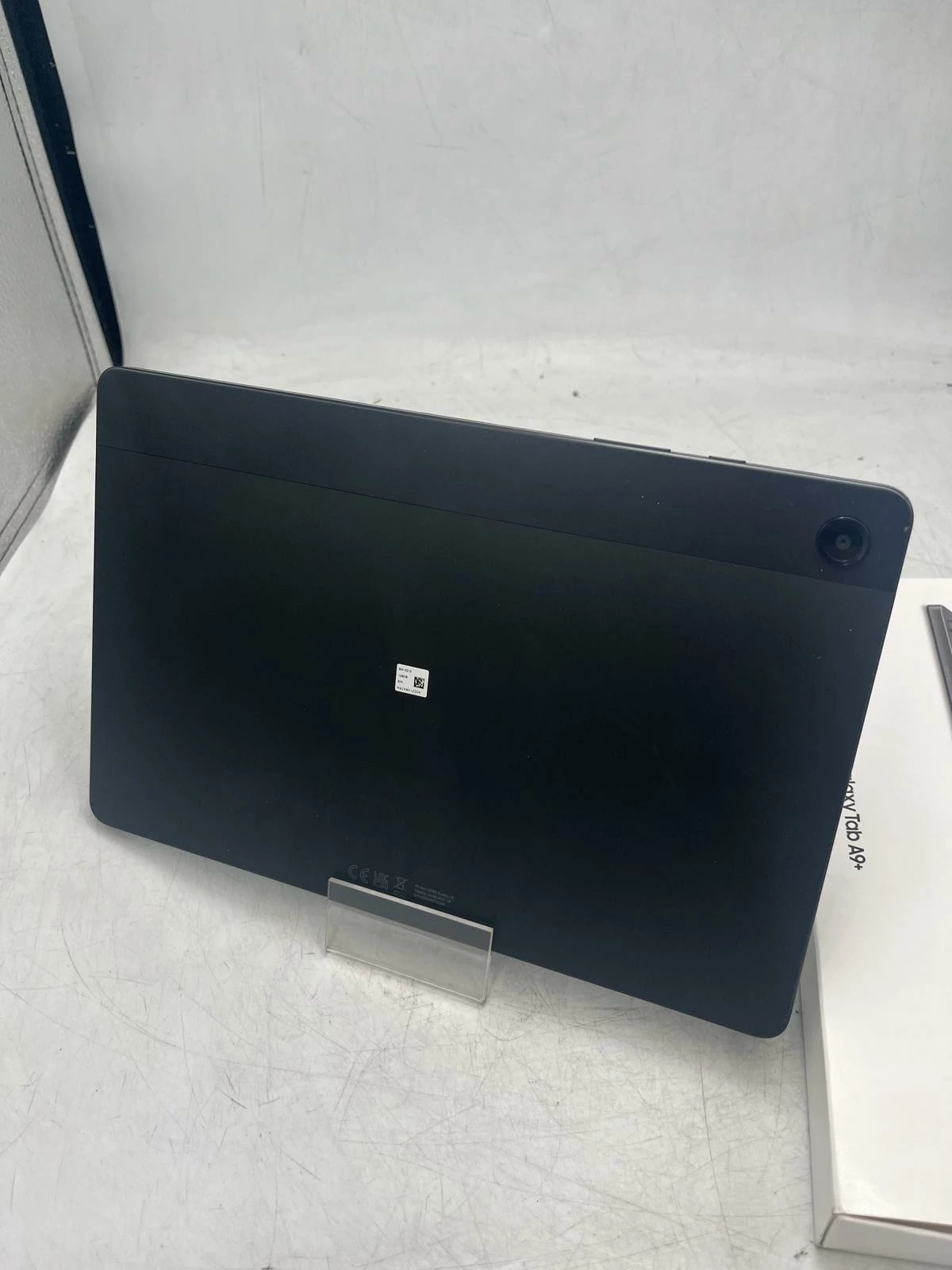 tablet-samsung-tab-a9-8128-gb-pudelko-przekatna-ekranu-1100