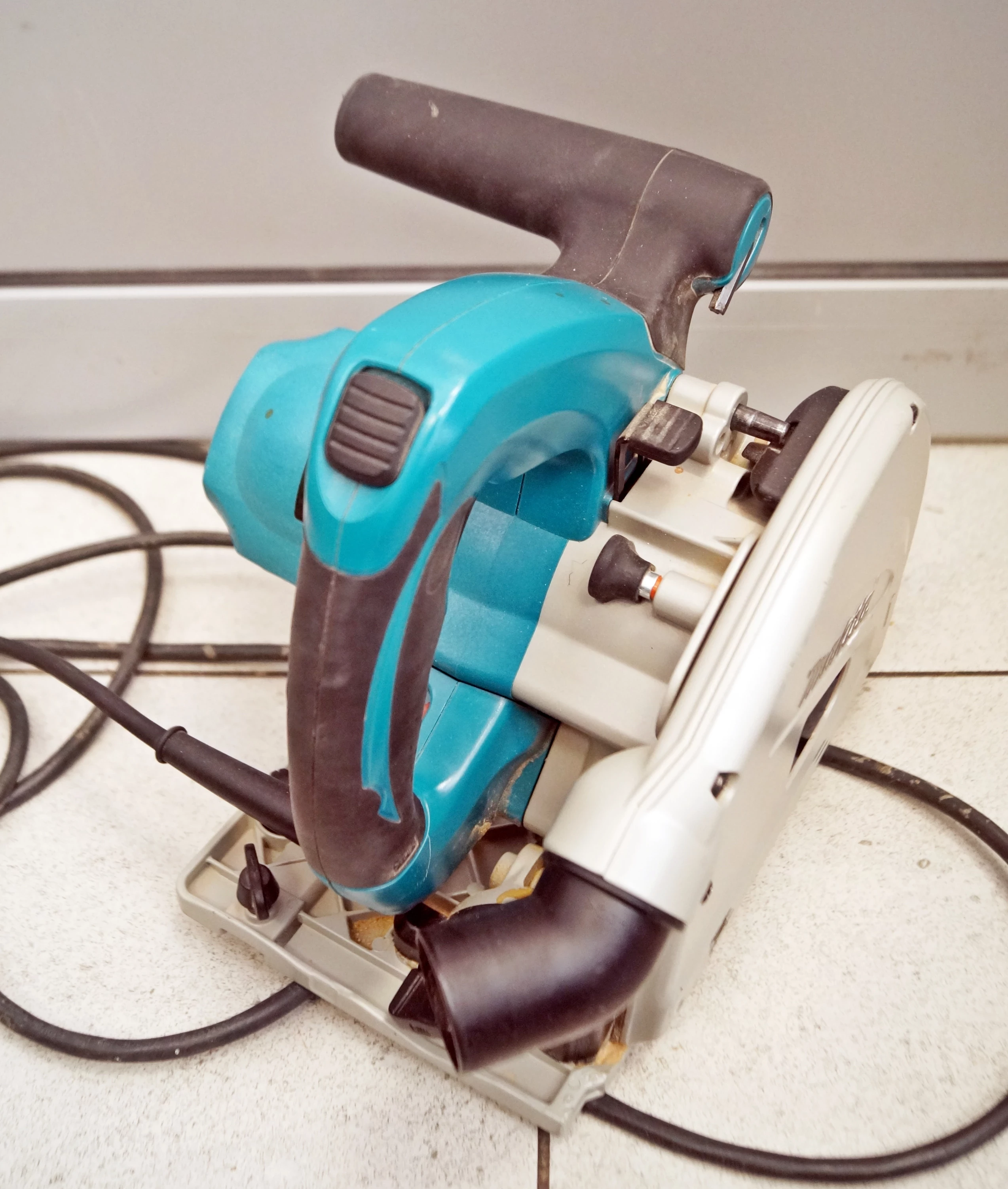 zaglebiarka-pila-tarczowa-makita-sp6000j-marka-248811-950929