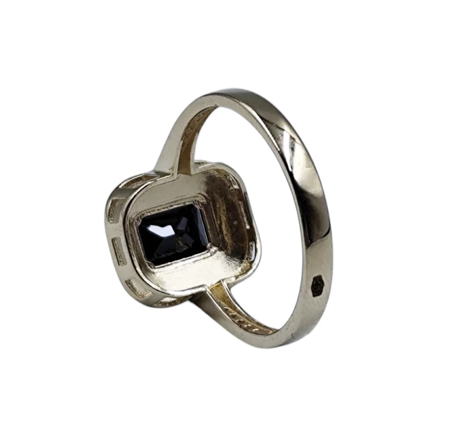 zloty-pierscionek-z-czarnym-kamieniem-585-278g-r16-kamien-17088-4194304