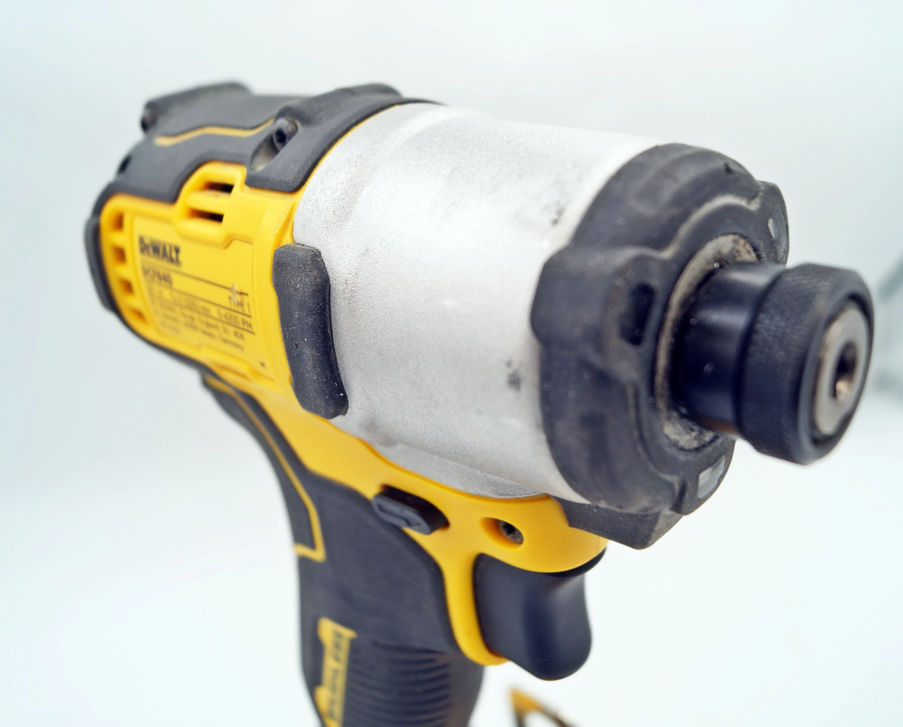 zakretarka-dewalt-dcf840-2x-akumulator-rodzaj-silnika-204657-221325