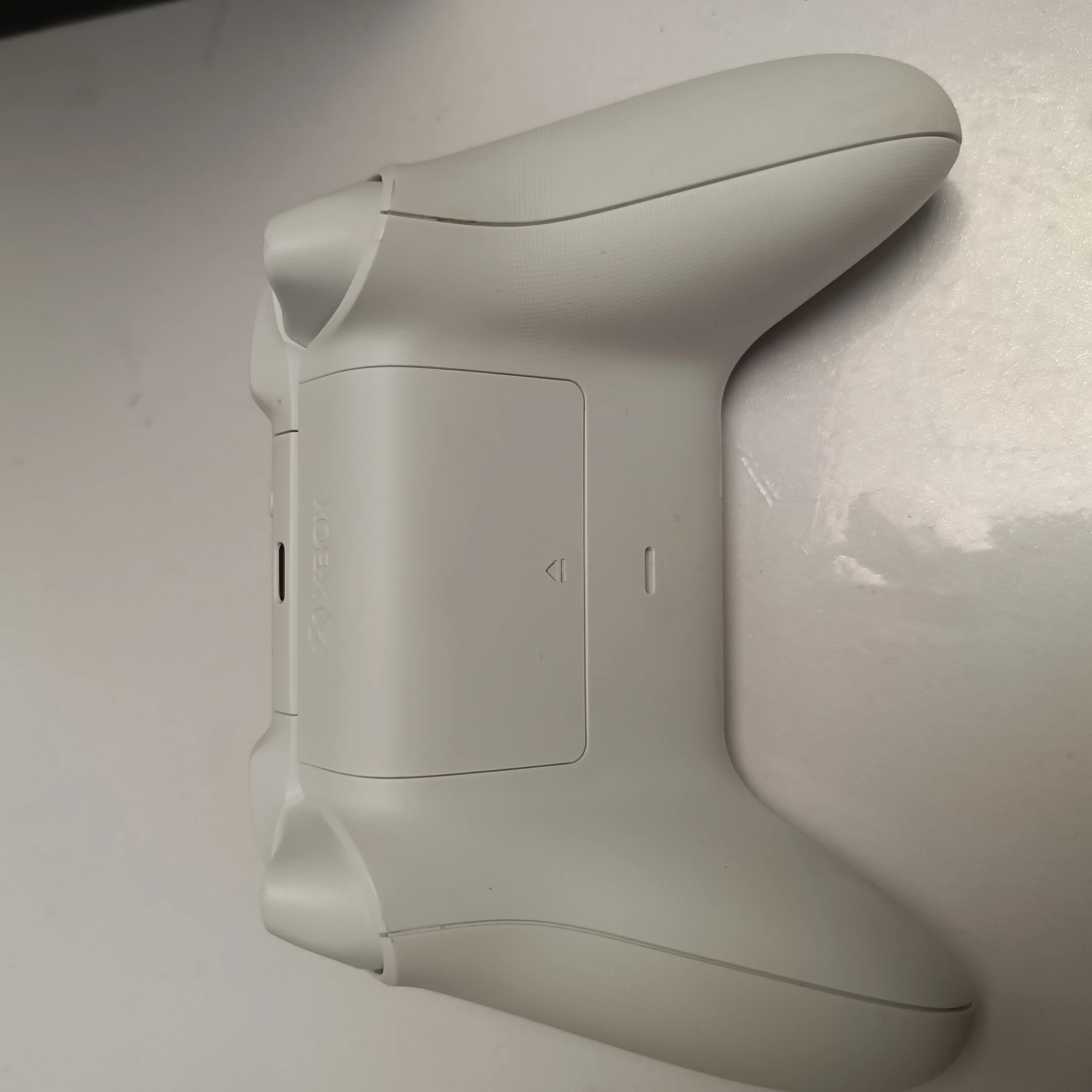 konsola-xbox-series-x-zawiera-baterie-250685-2006717