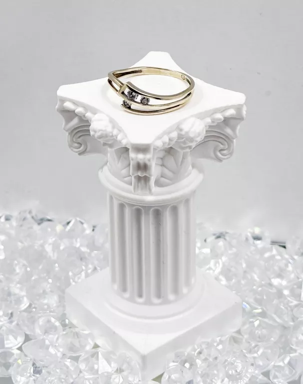 sliczny-zloty-pierscionek-z-cyrkoniami-9-karatow-r16-rodzaj-2205-2